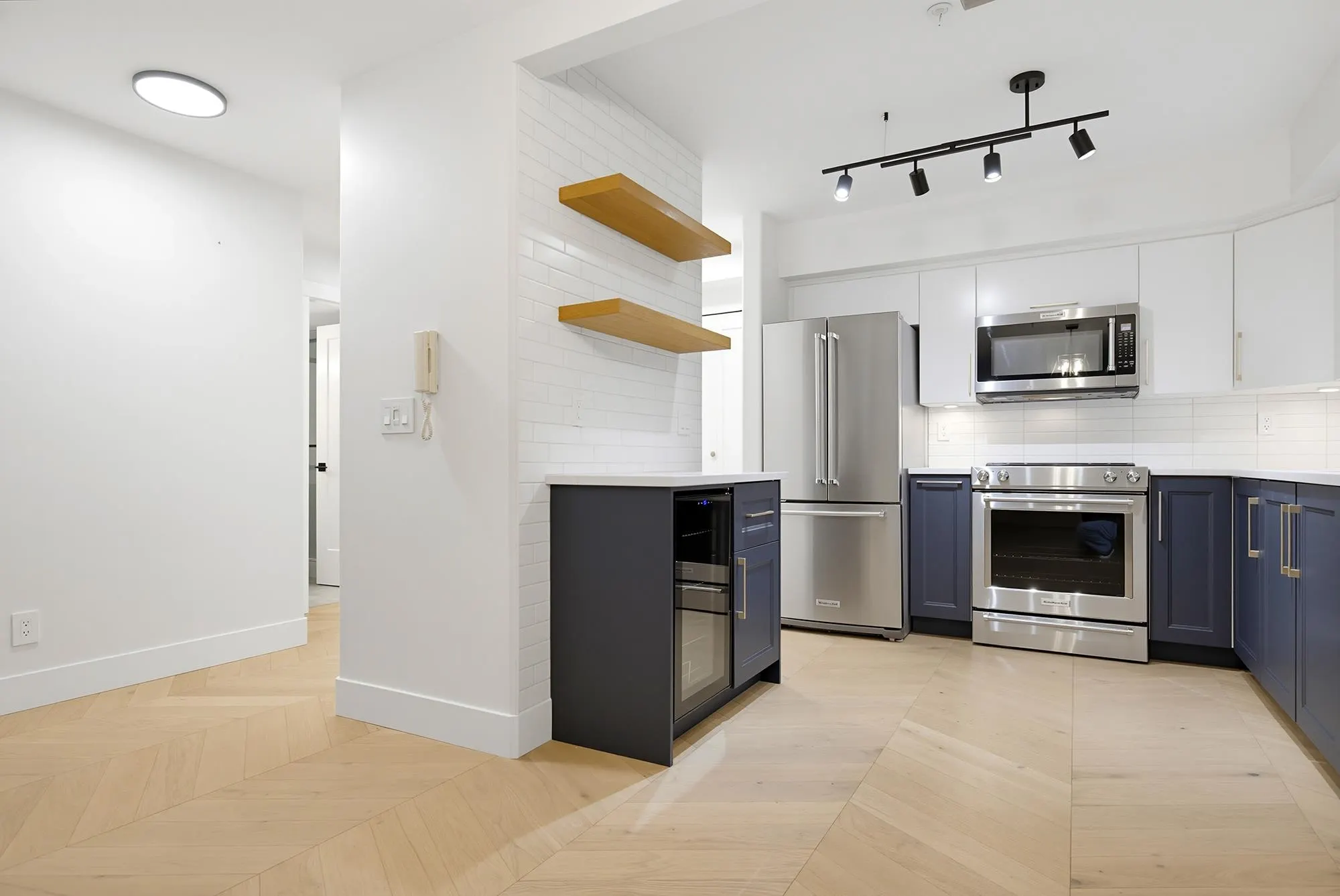 20556 113 Avenue #105