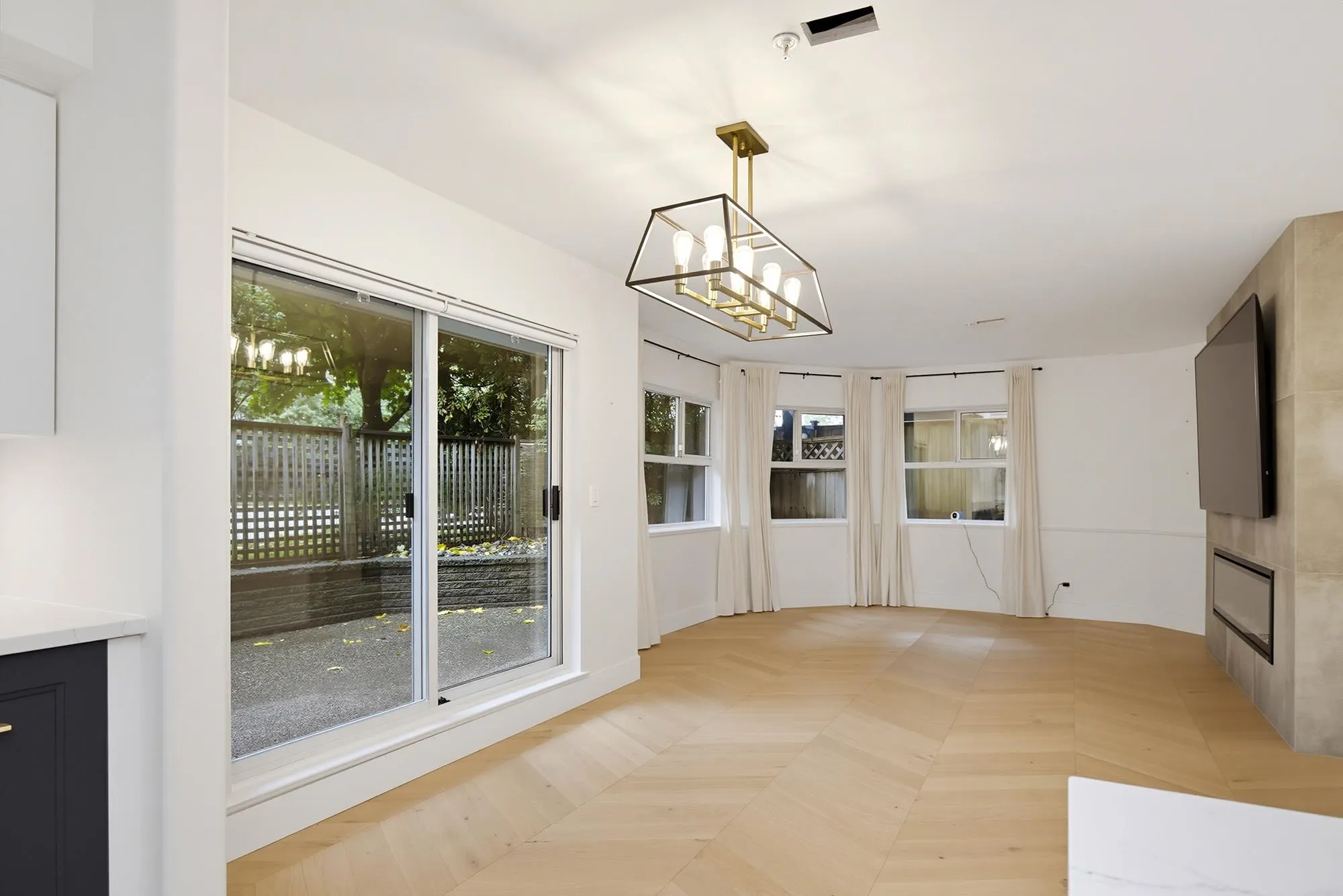 20556 113 Avenue #105