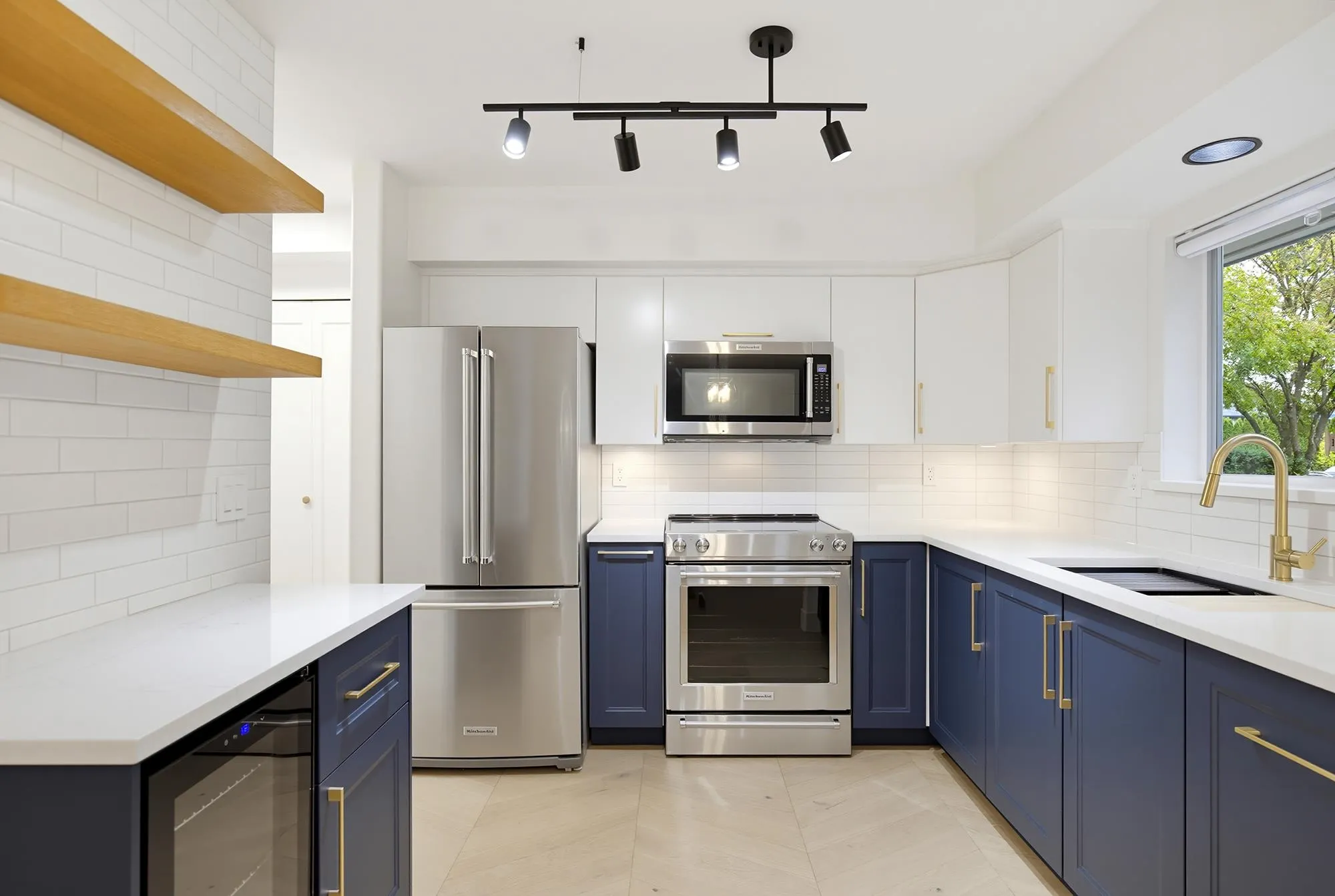 20556 113 Avenue #105