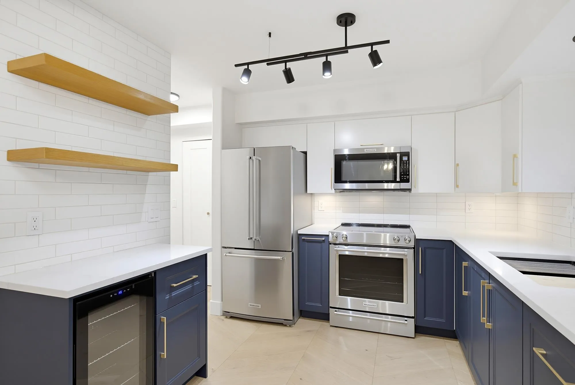 20556 113 Avenue #105