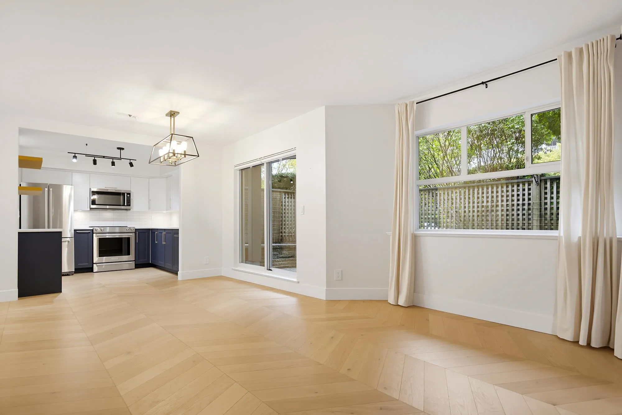 20556 113 Avenue #105