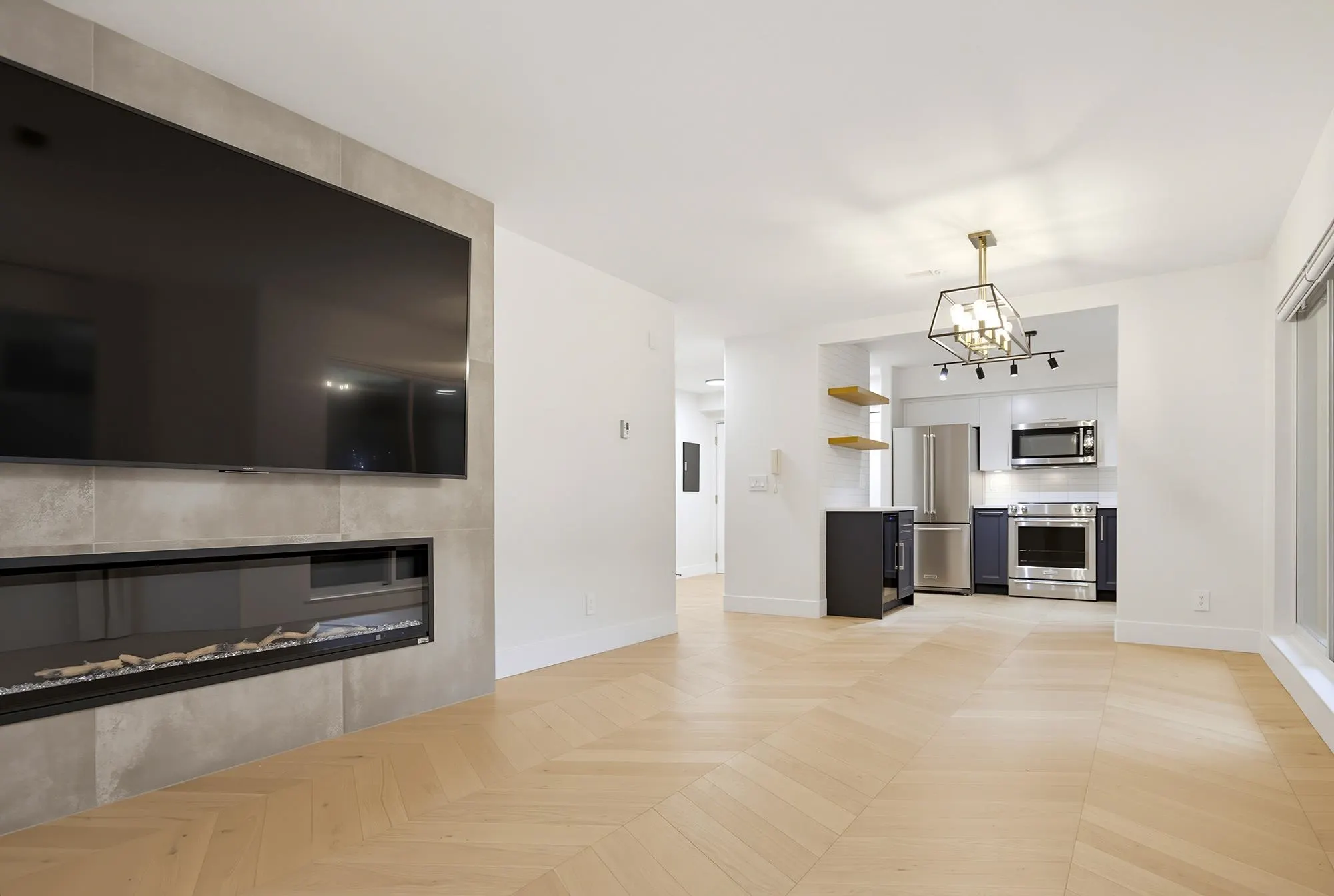 20556 113 Avenue #105