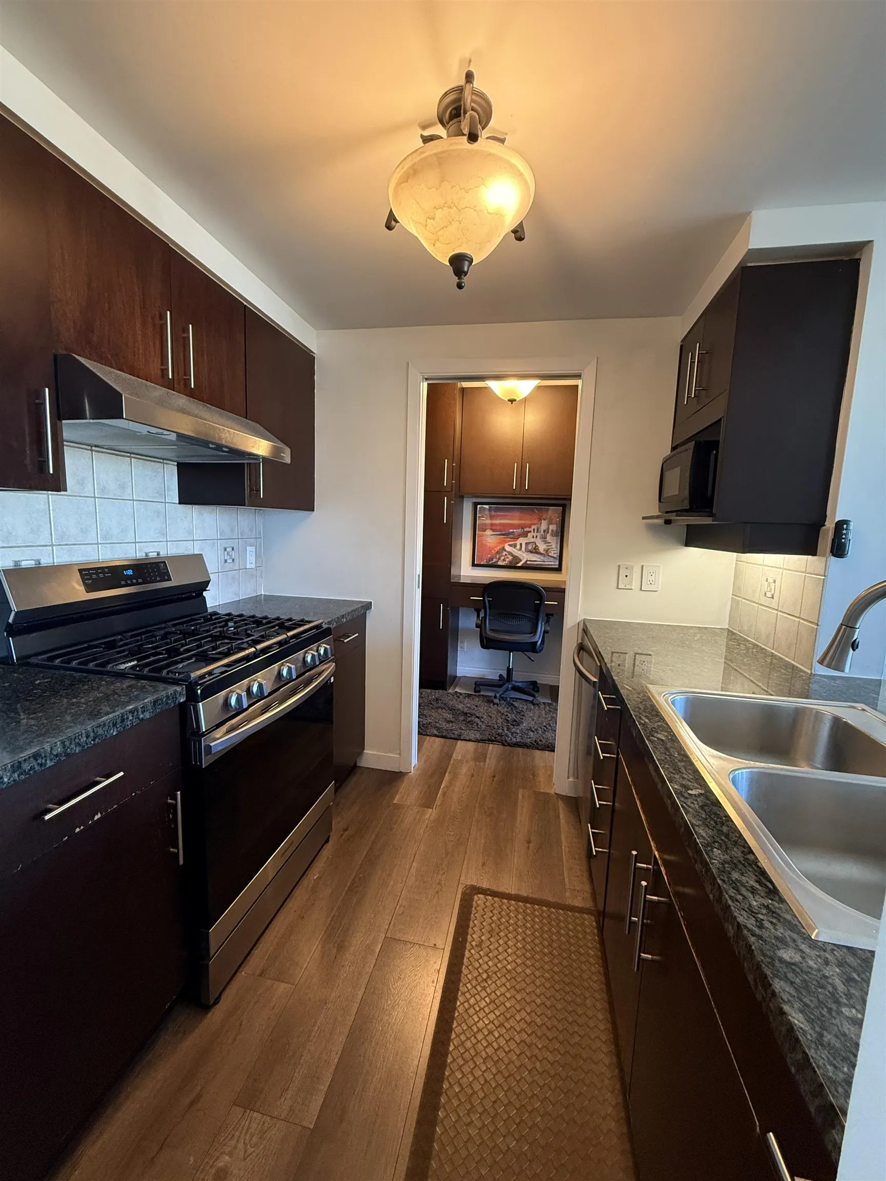 193 Aquarius Mews #3305