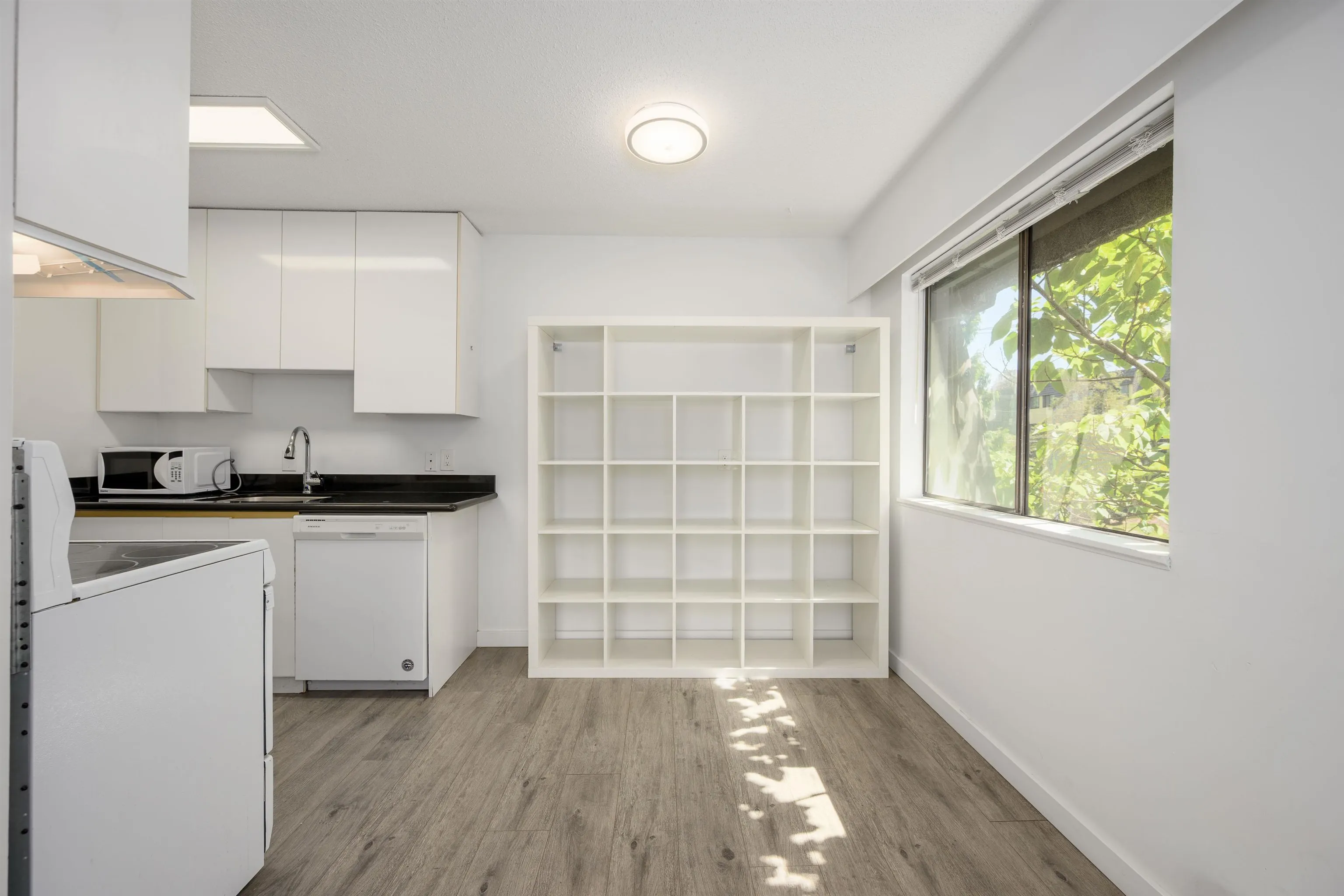 310 W 3rd Street #305