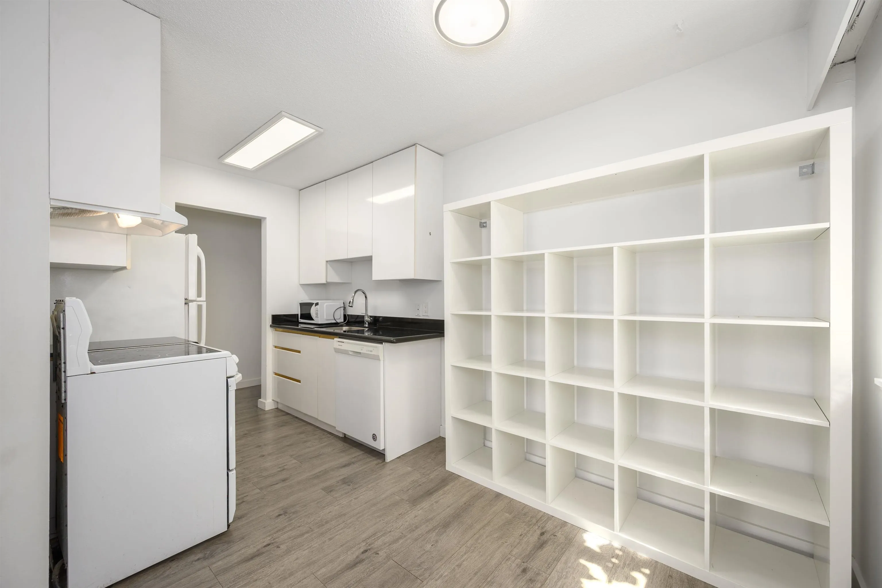 310 W 3rd Street #305