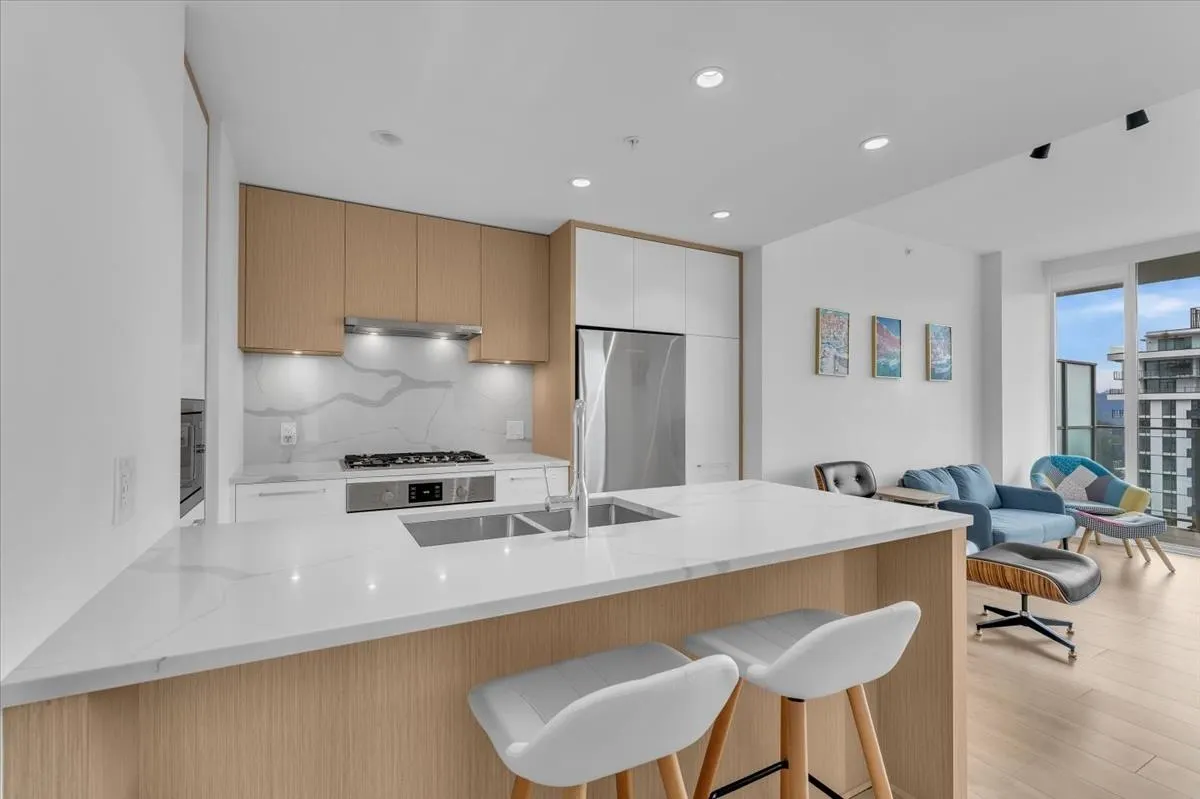 567 Clarke Road #3305