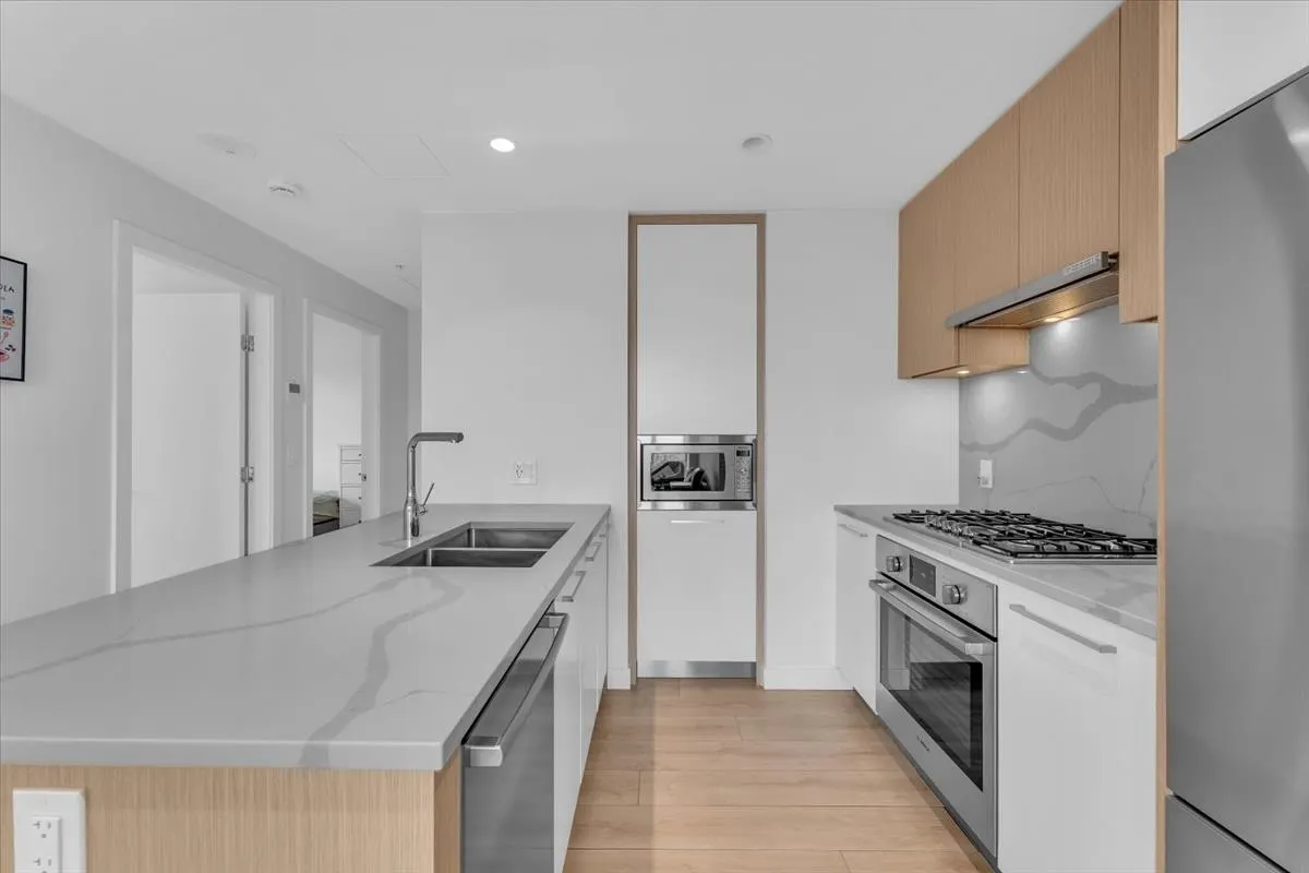 567 Clarke Road #3305