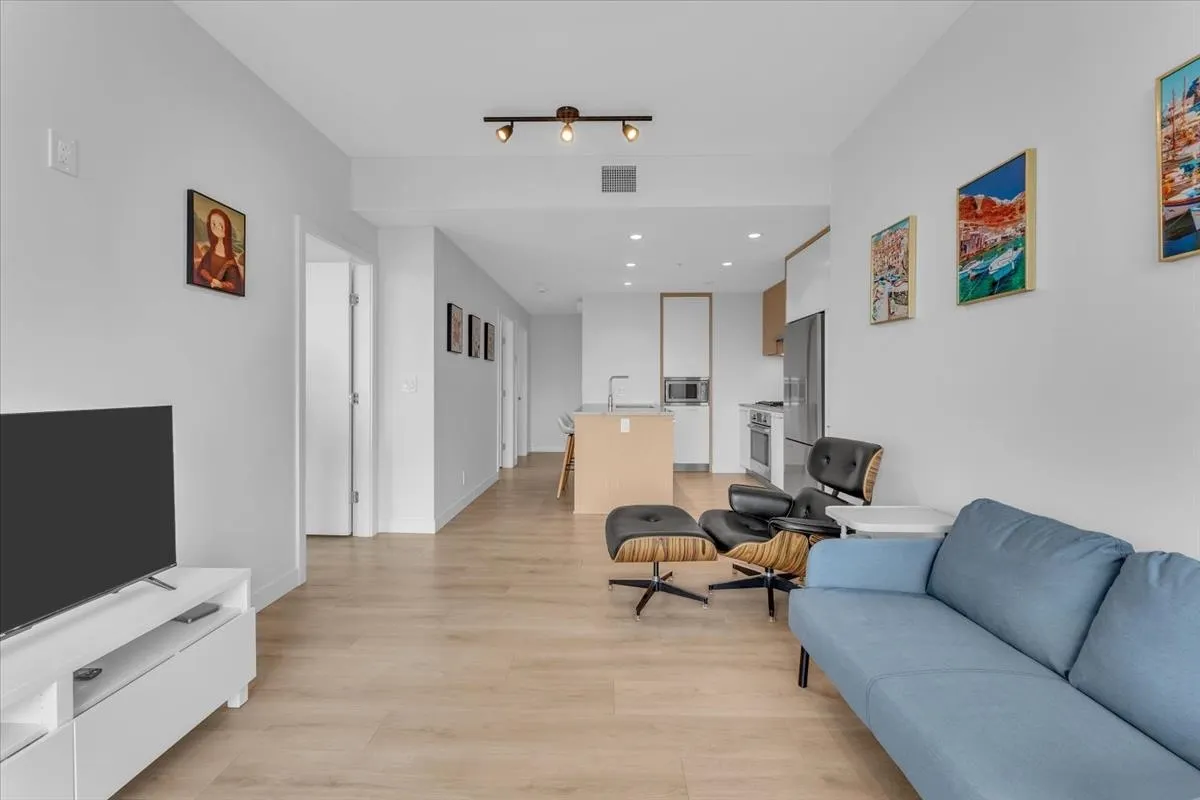 567 Clarke Road #3305
