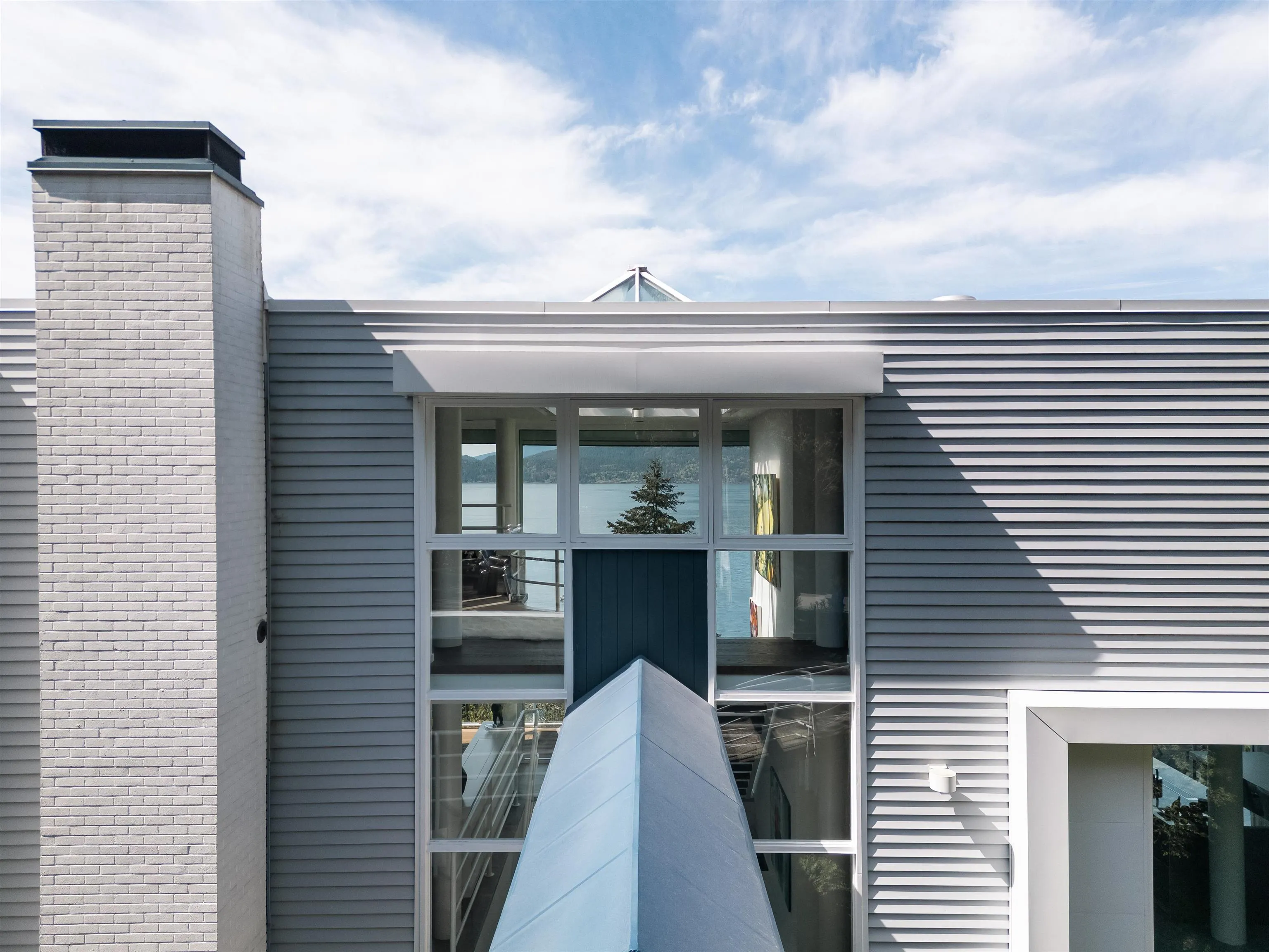 90 Isleview Place
