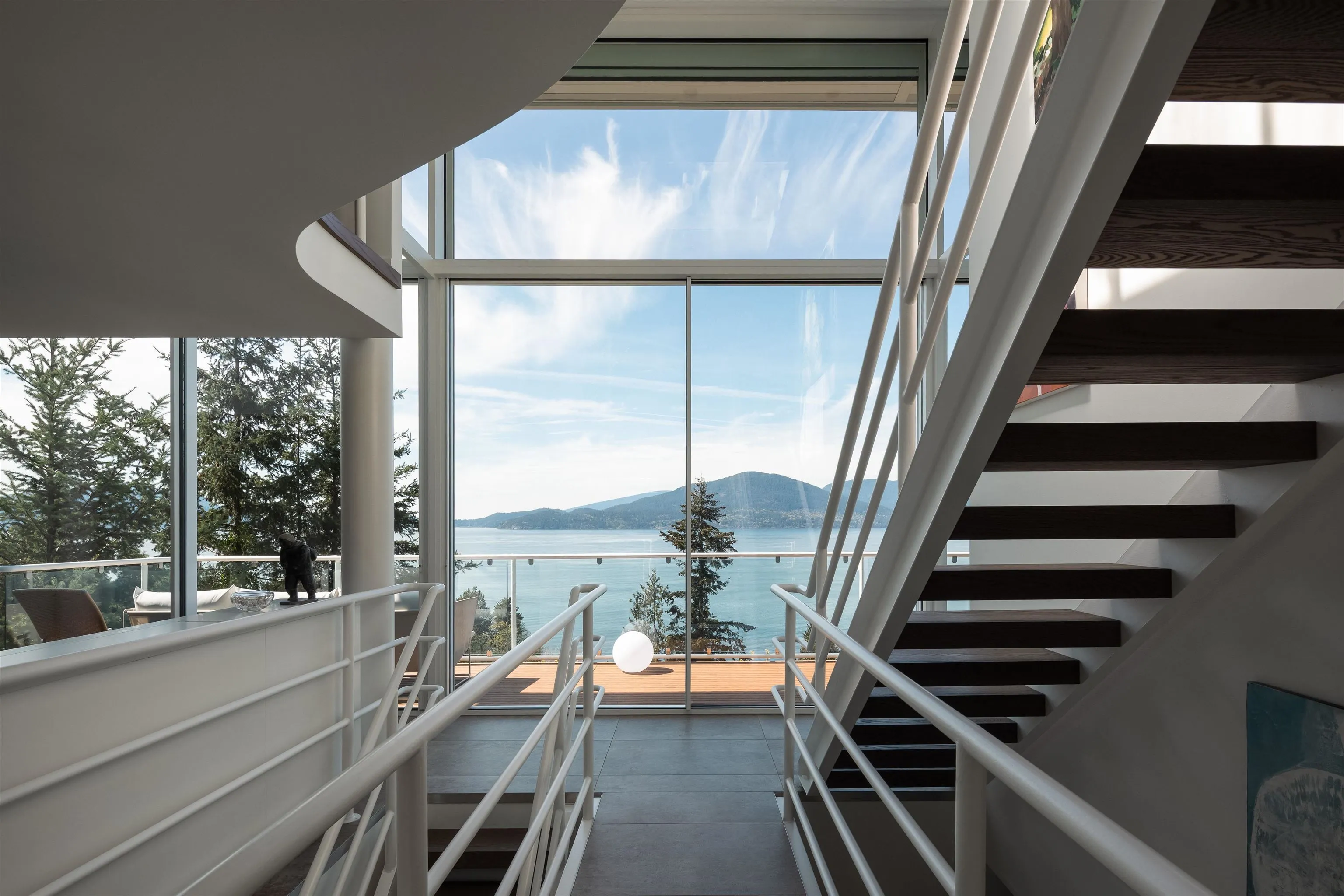 90 Isleview Place