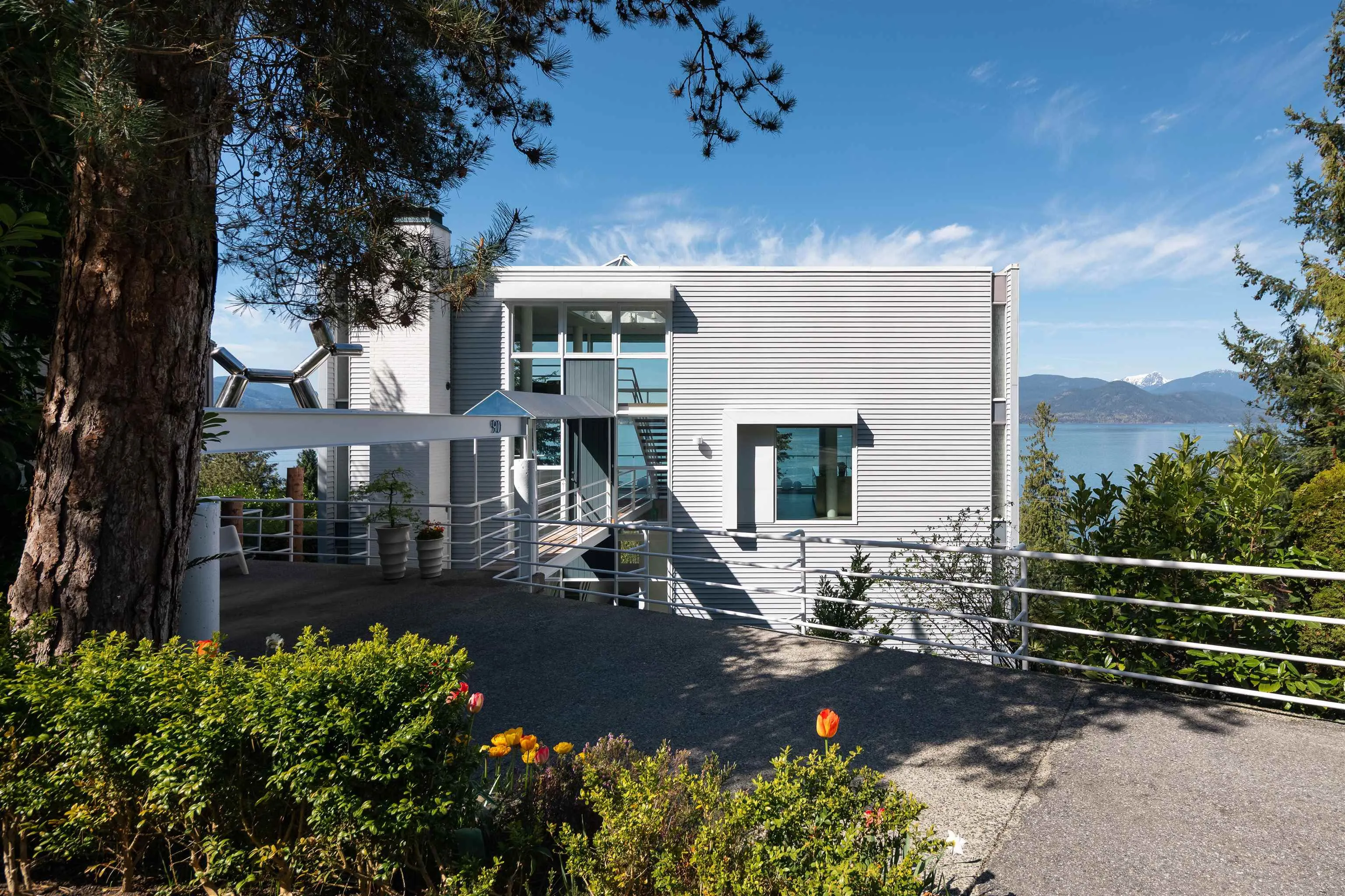 90 Isleview Place
