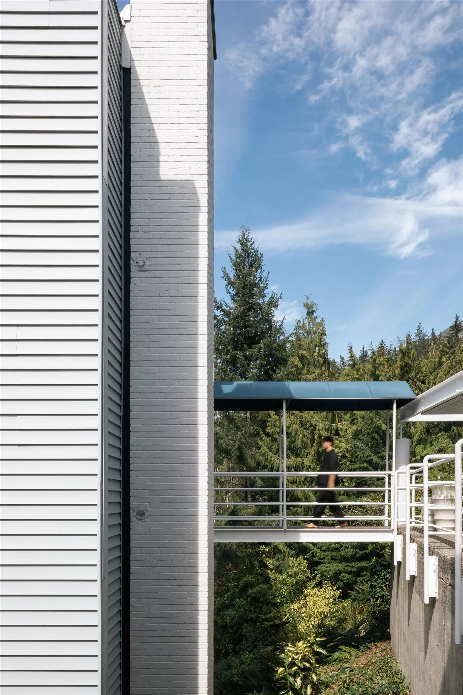 90 Isleview Place