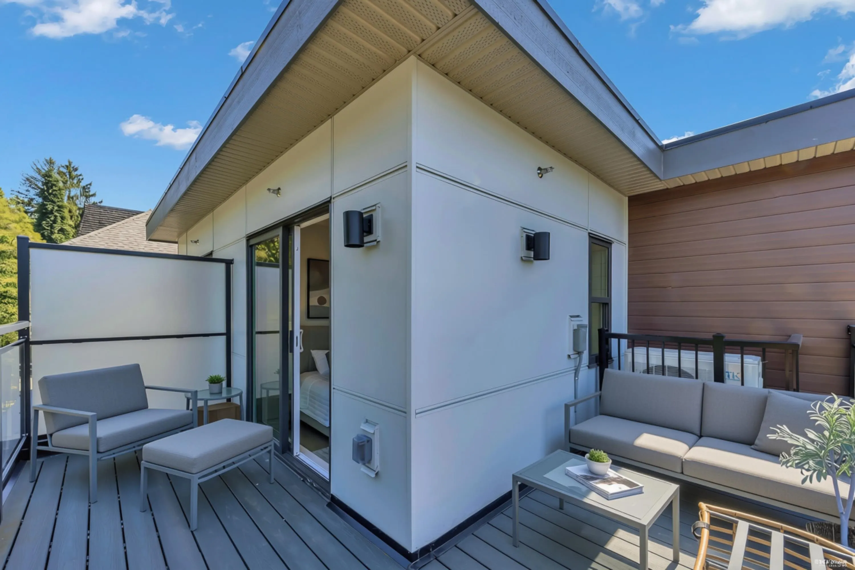 3800 Pender Street #2