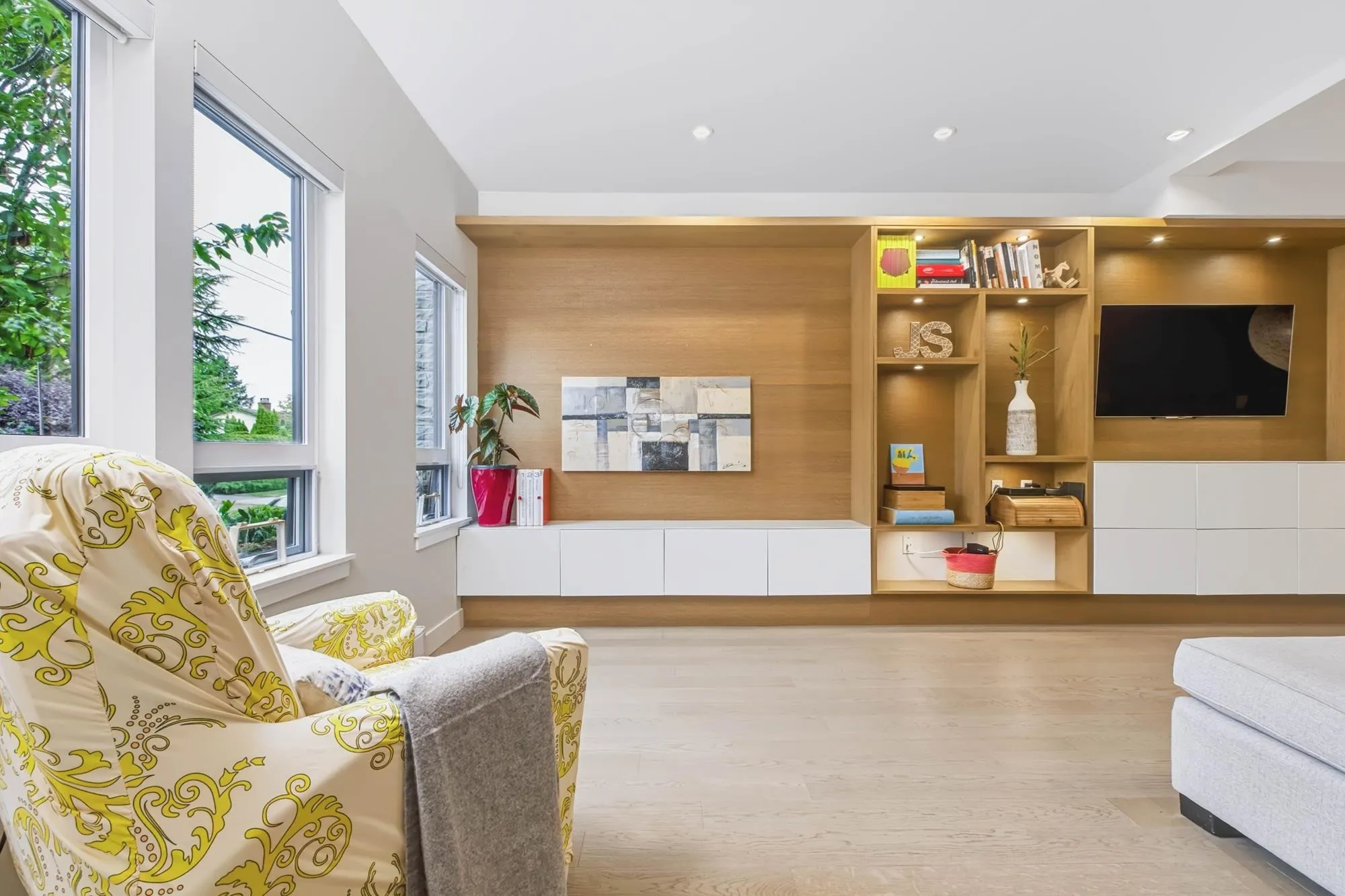 1708 55a Street #103
