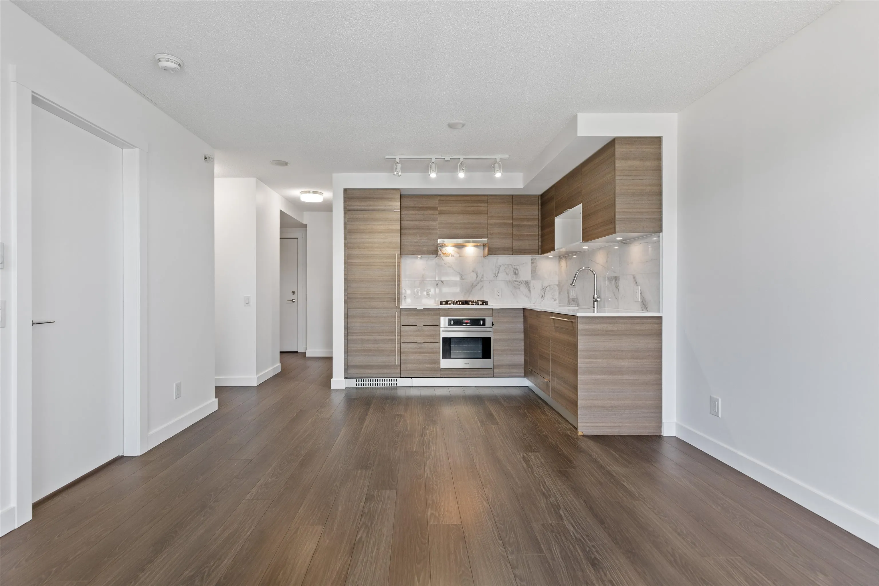 602 Como Lake Avenue #2501