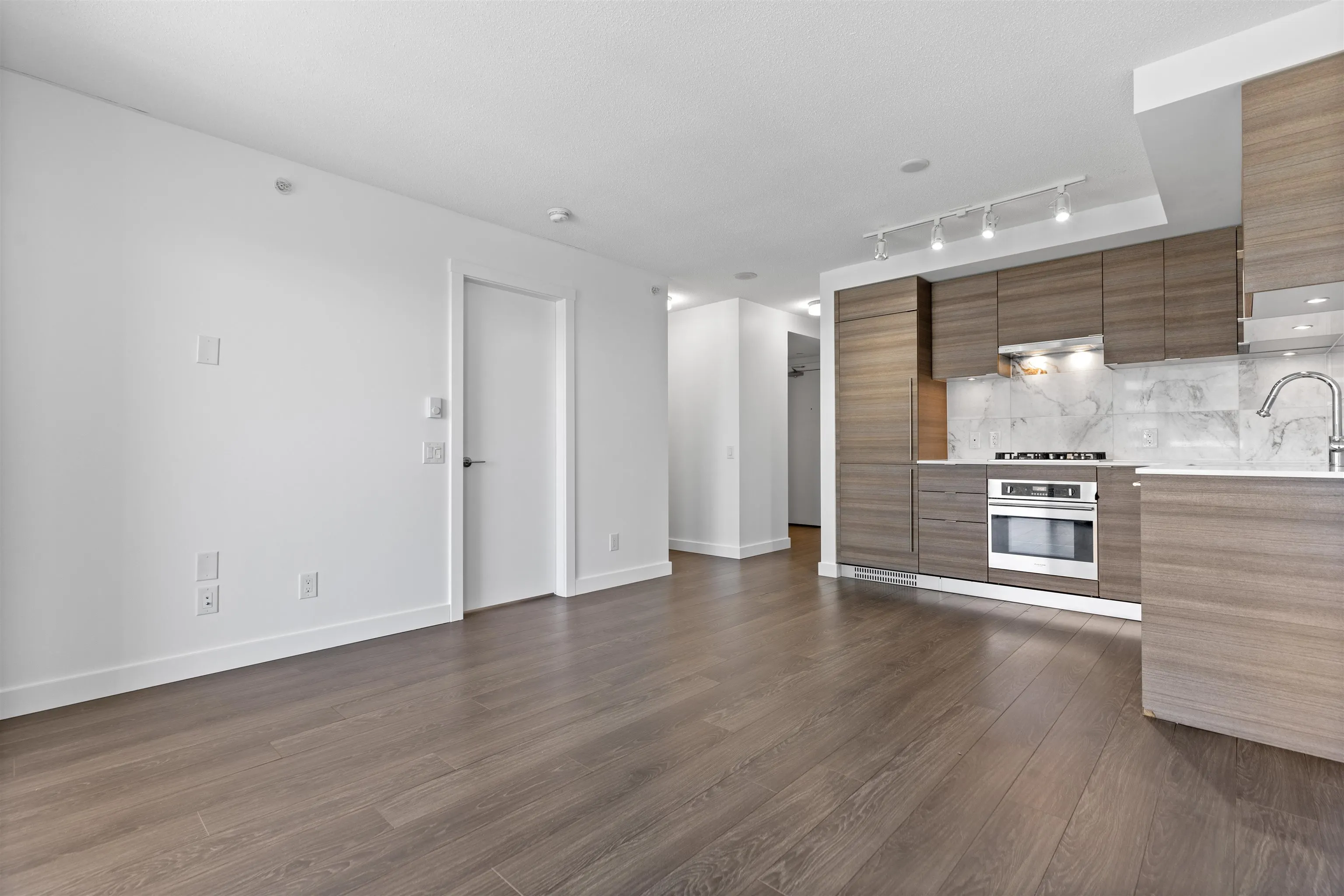 602 Como Lake Avenue #2501