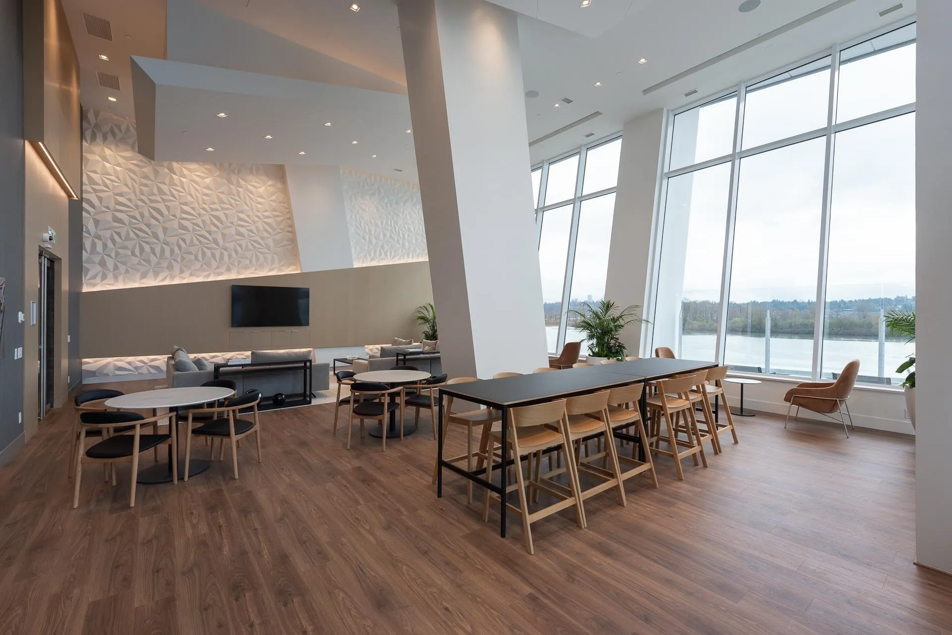 680 Quayside Drive #4002
