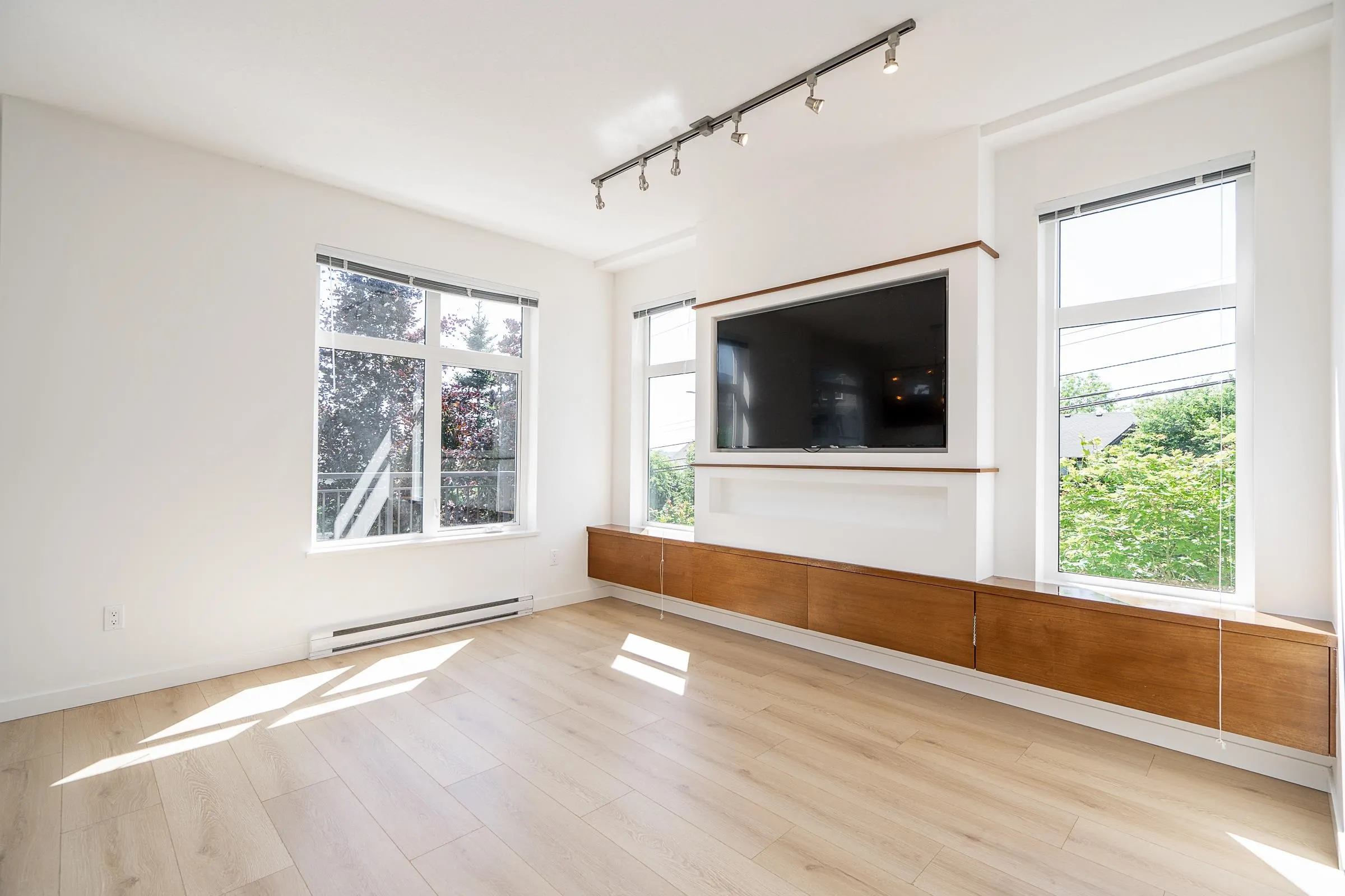 3400 Devonshire Avenue #10