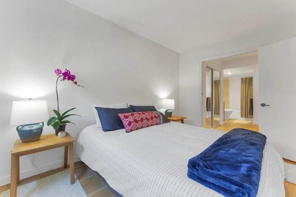 2119 Bellevue Avenue #208
