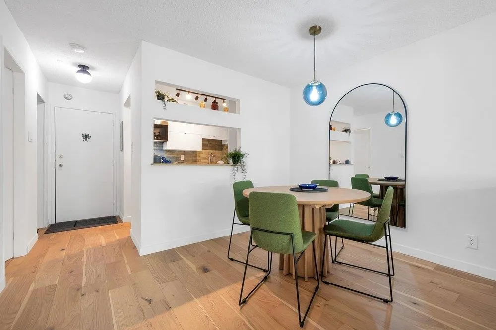 2119 Bellevue Avenue #208