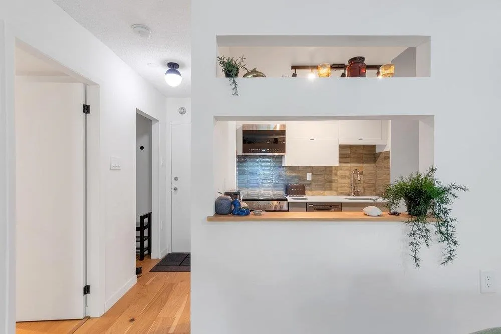 2119 Bellevue Avenue #208