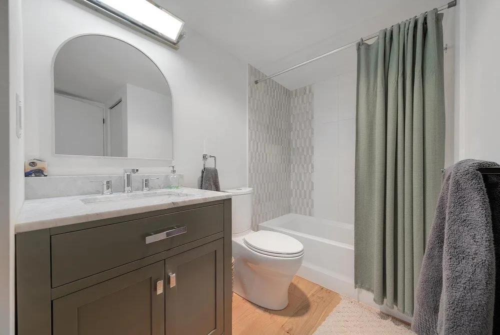 2119 Bellevue Avenue #208