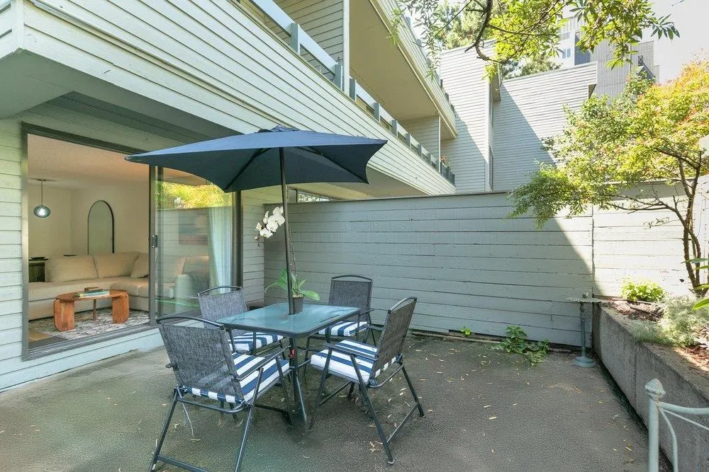 2119 Bellevue Avenue #208