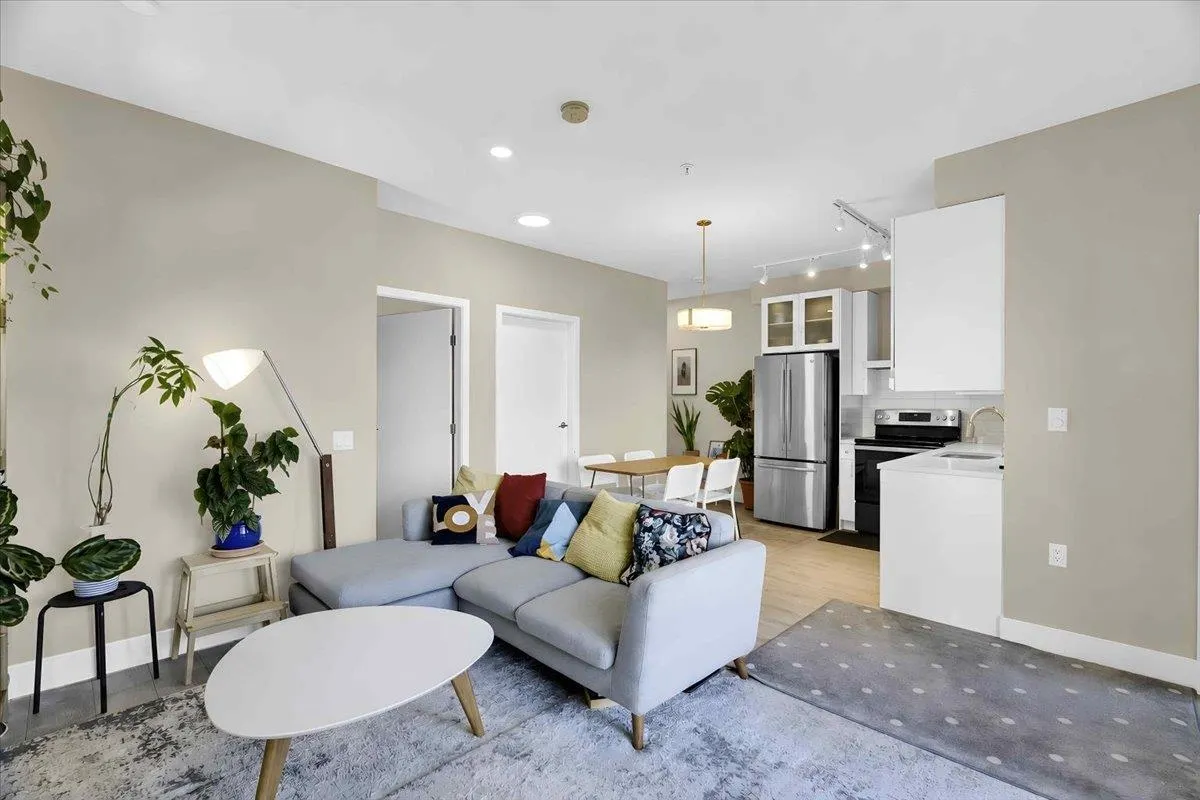 4882 Slocan Street #303