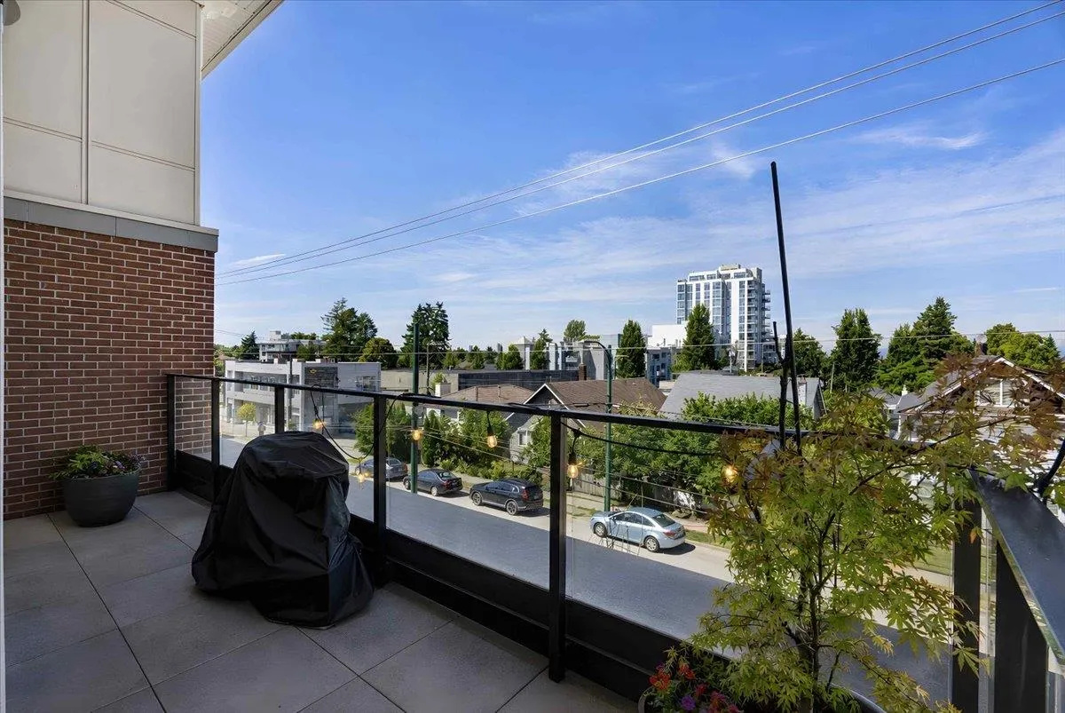 4882 Slocan Street #303