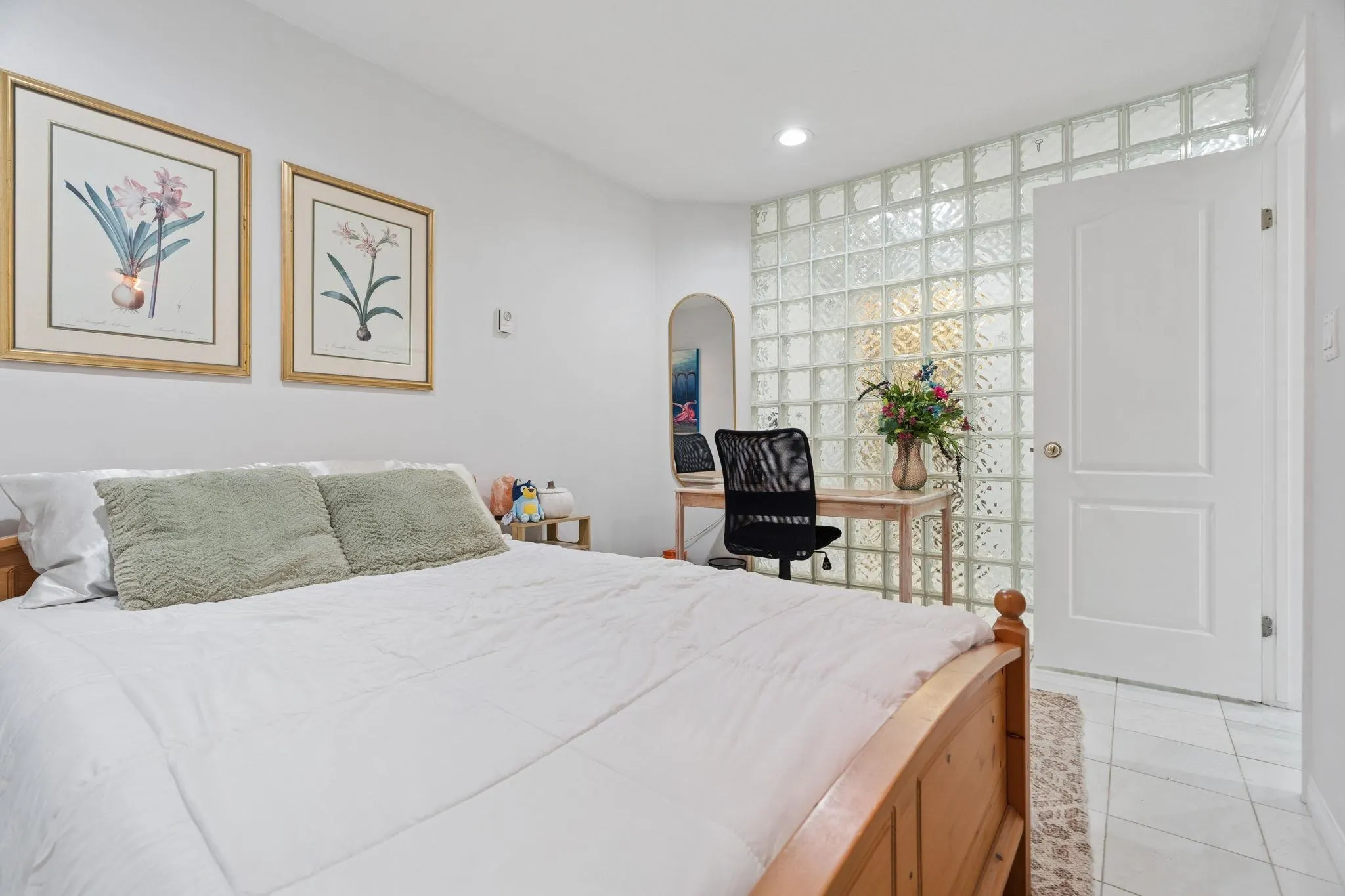 1500 Ostler Court #602