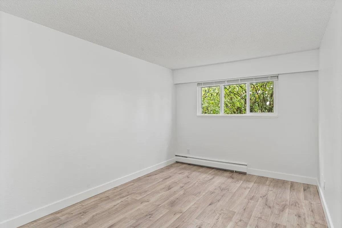 12096 222 Street #212