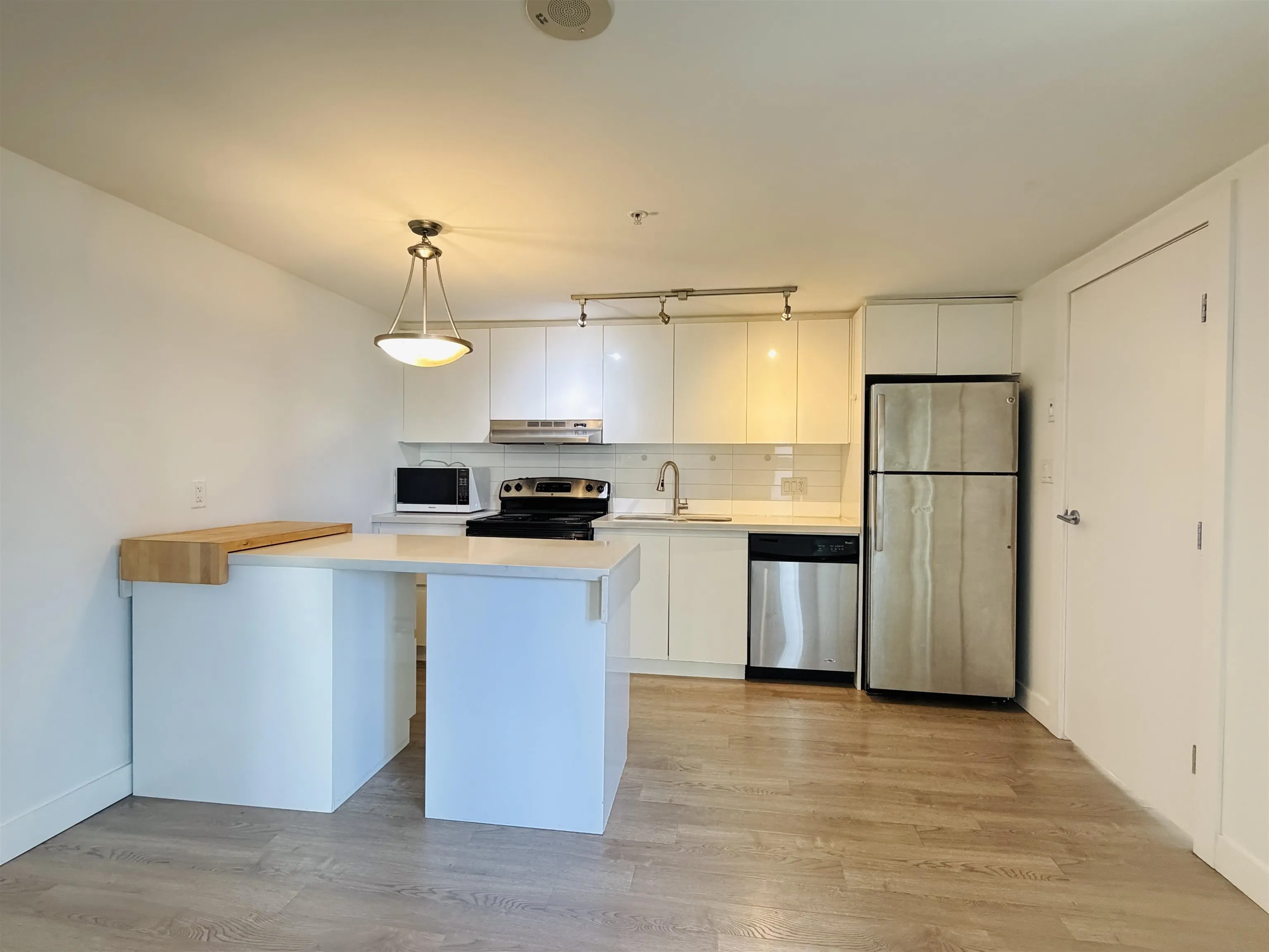 555 W 7th Avenue #603