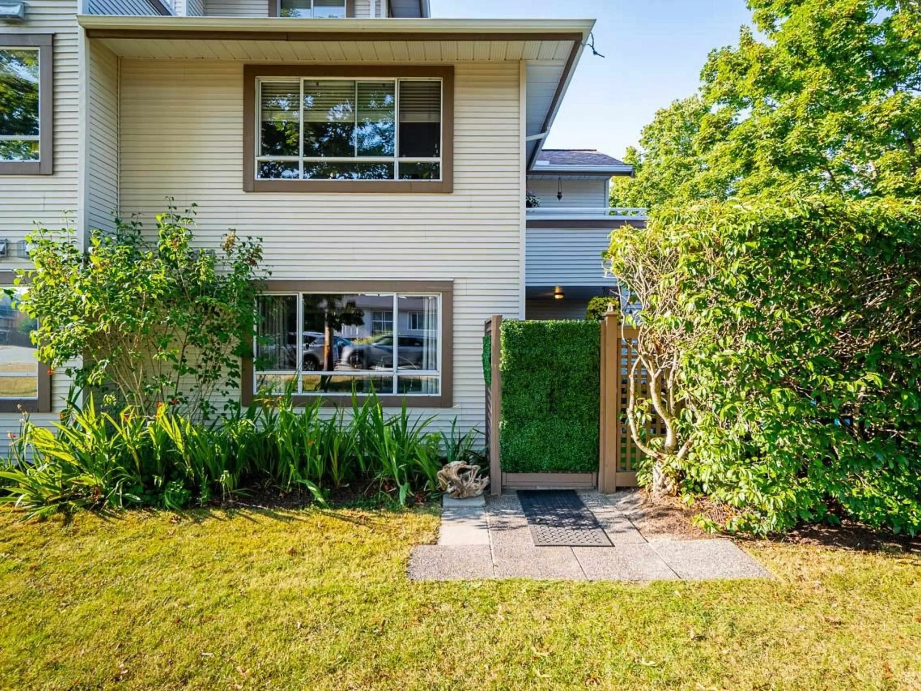 15991 Thrift Avenue #104