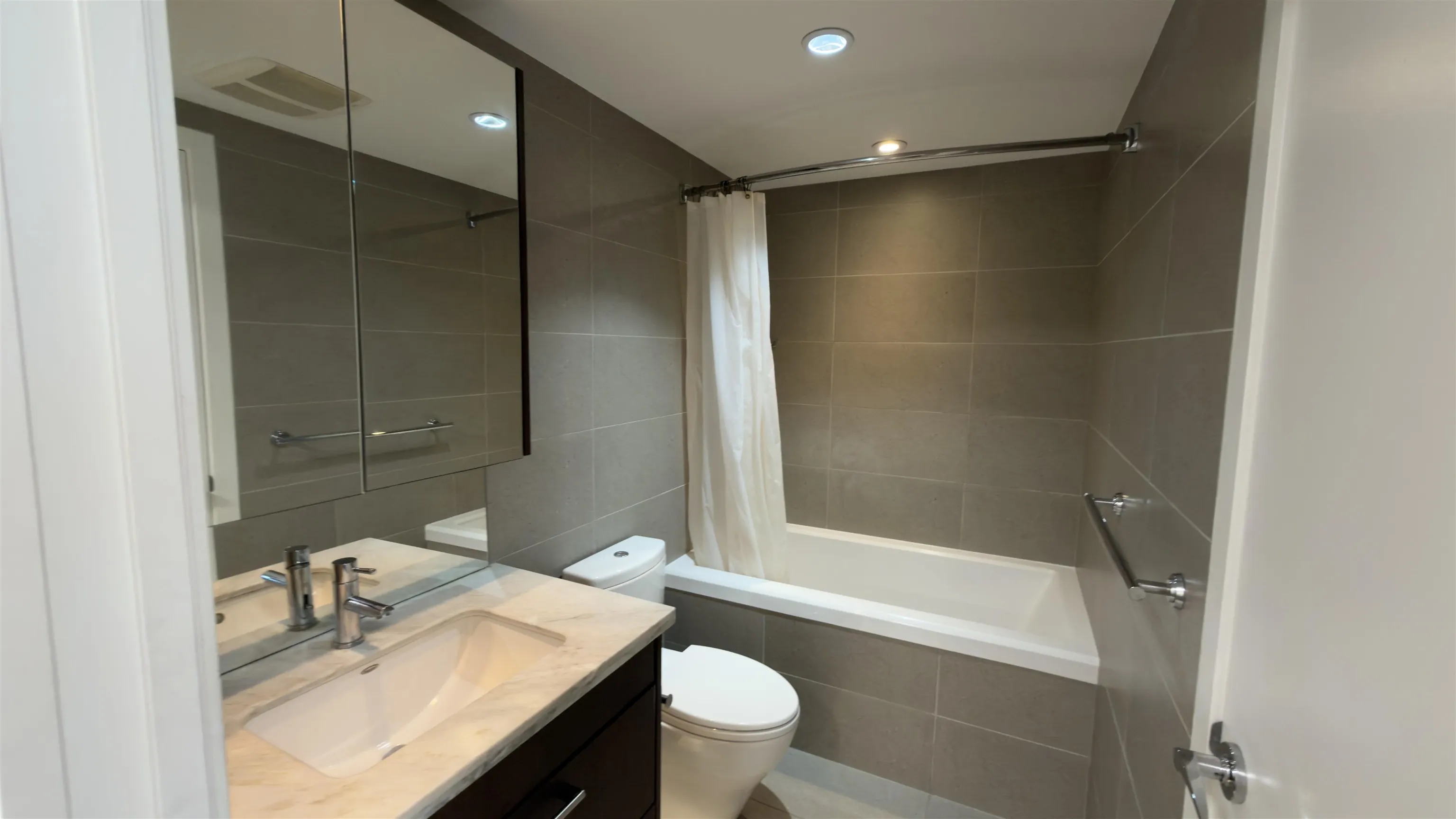138 W 1st Avenue #605