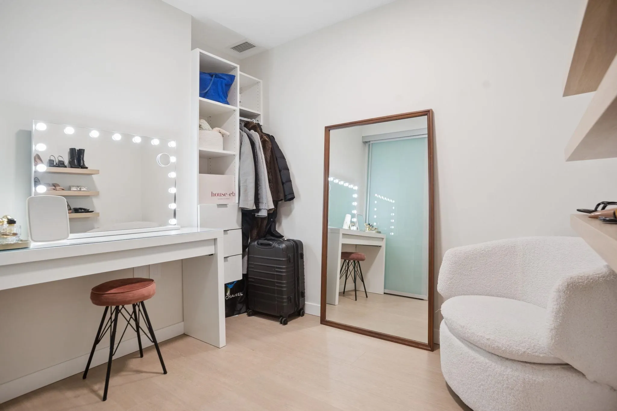 4168 Lougheed Highway #1203
