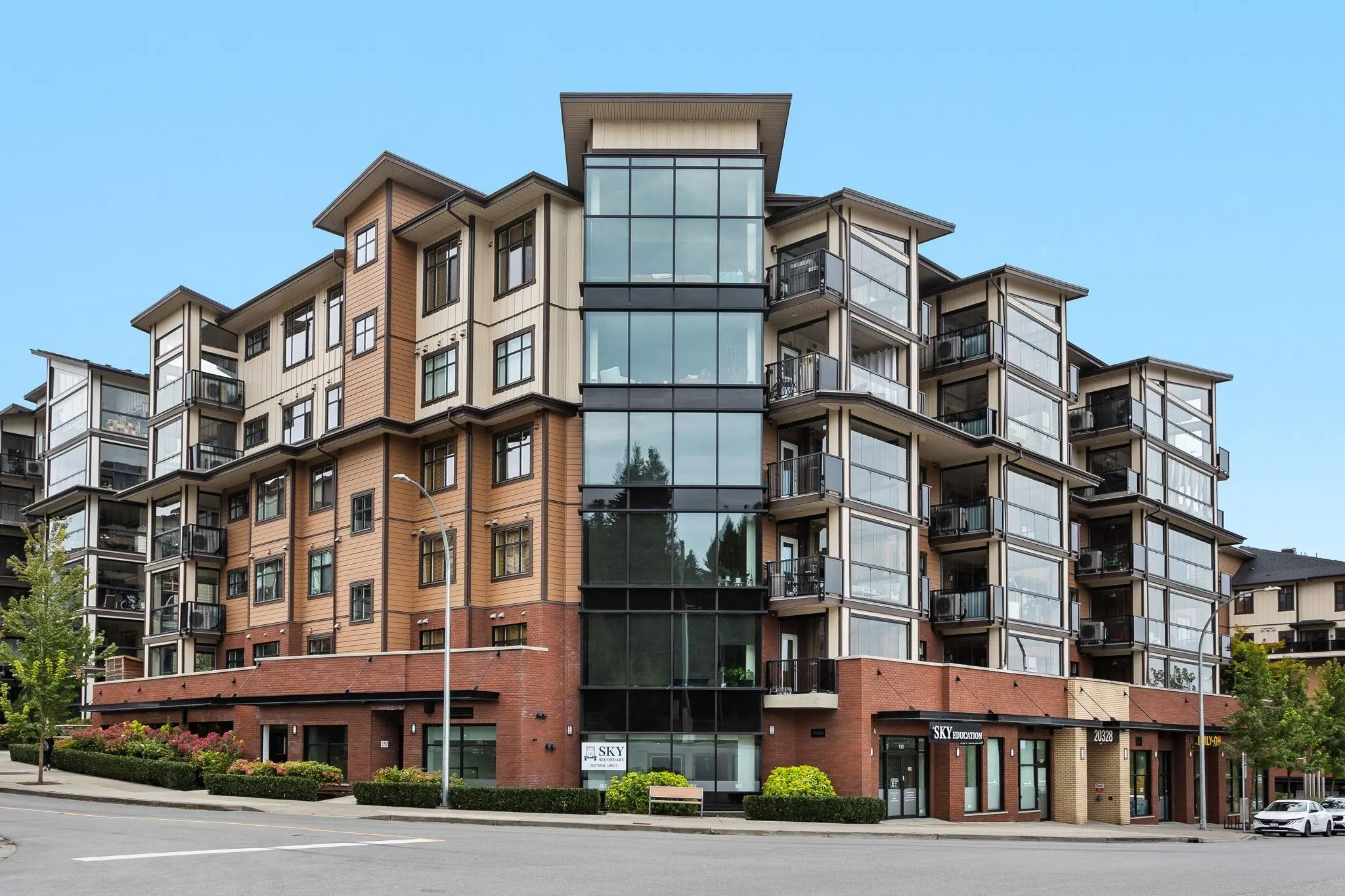 20328 86 Avenue #609