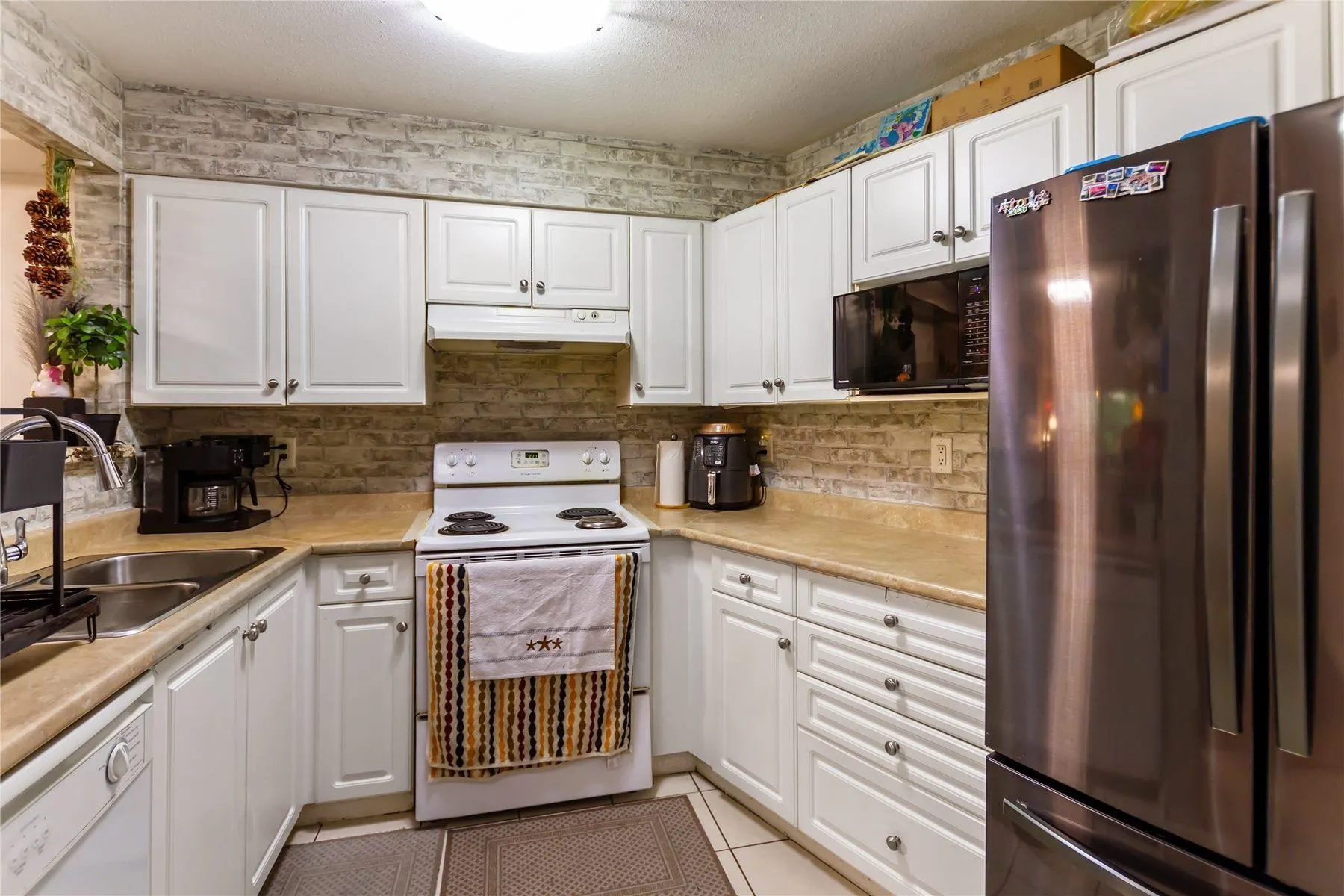 1383 Brunette Avenue #2