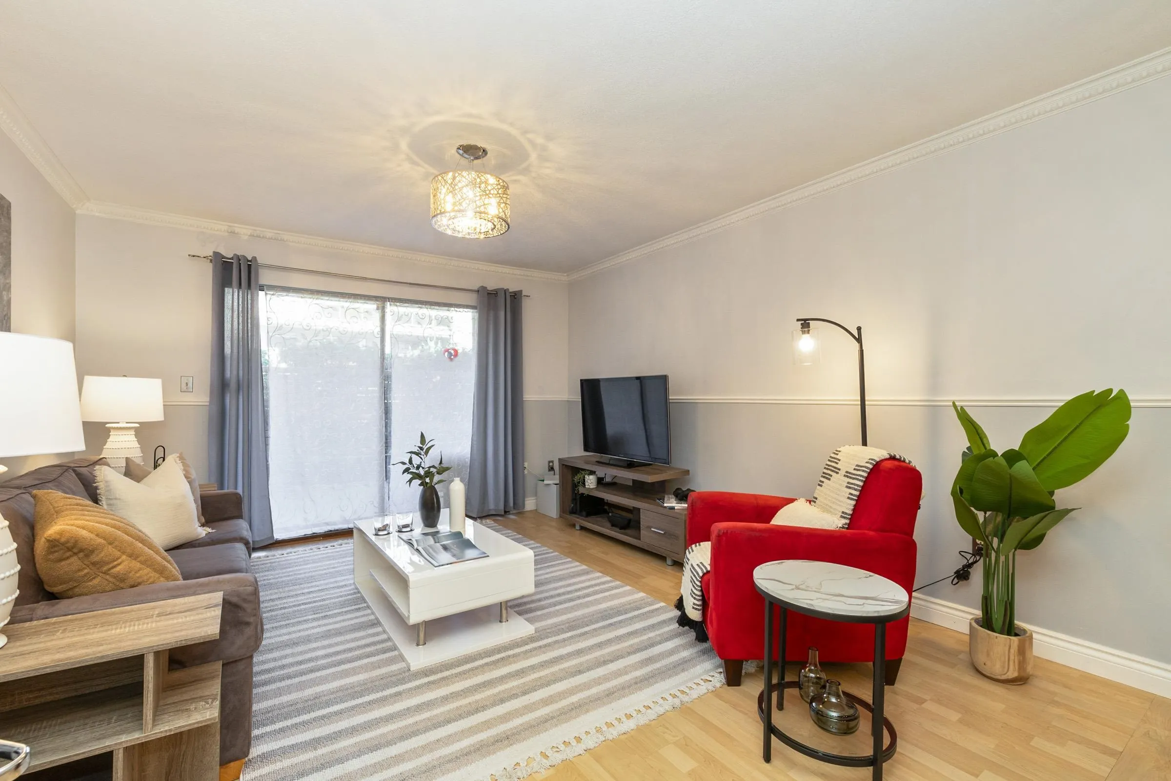 6105 Kingsway #112