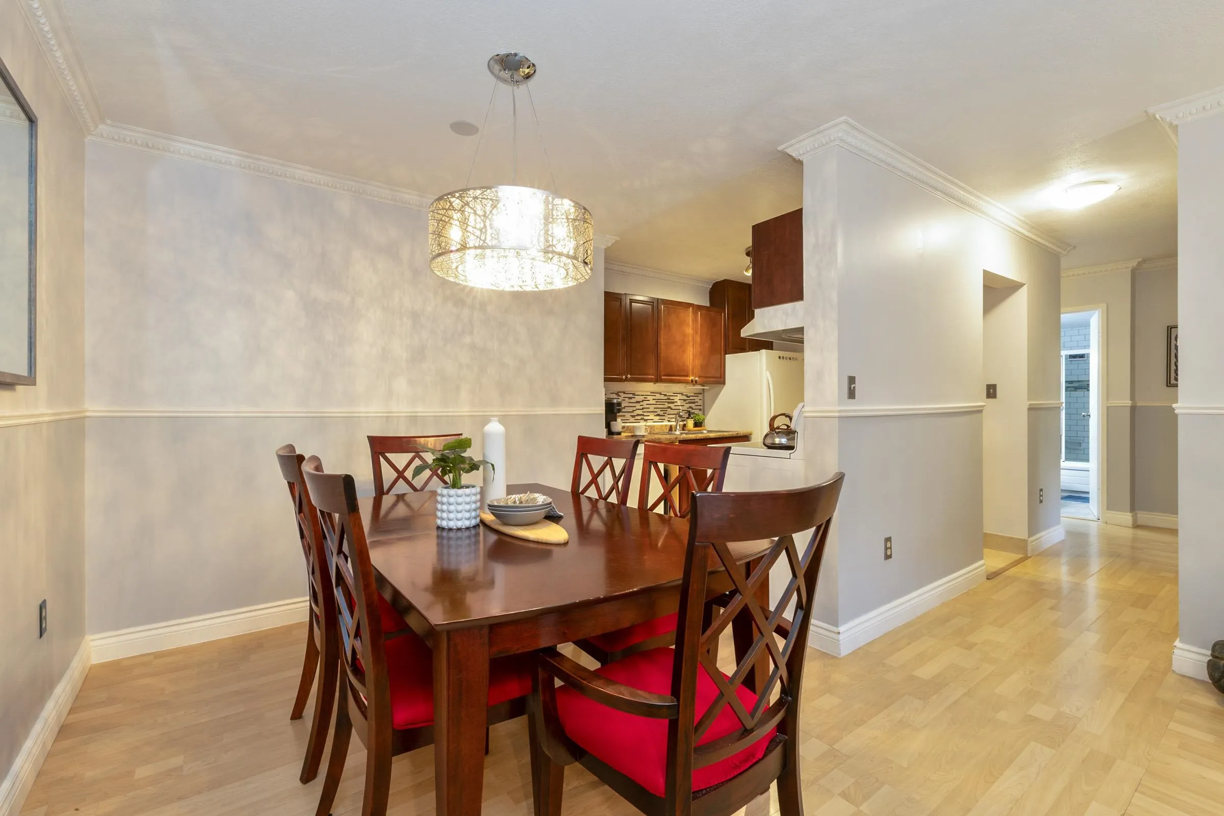 6105 Kingsway #112