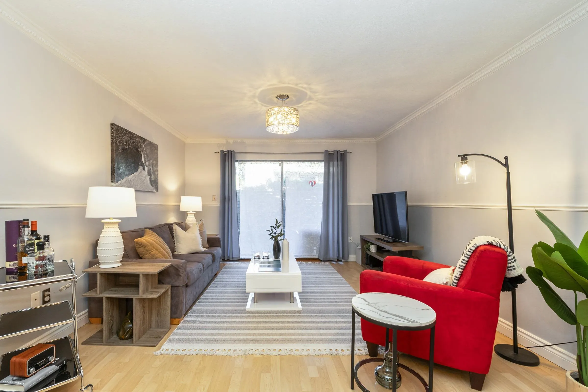 6105 Kingsway #112