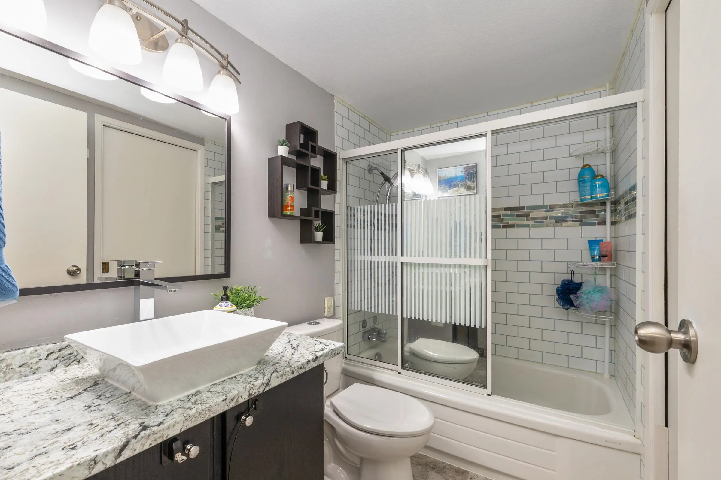 6105 Kingsway #112