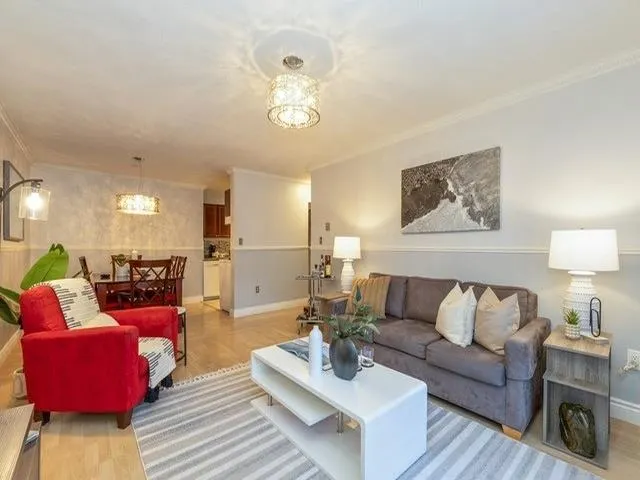 6105 Kingsway #112