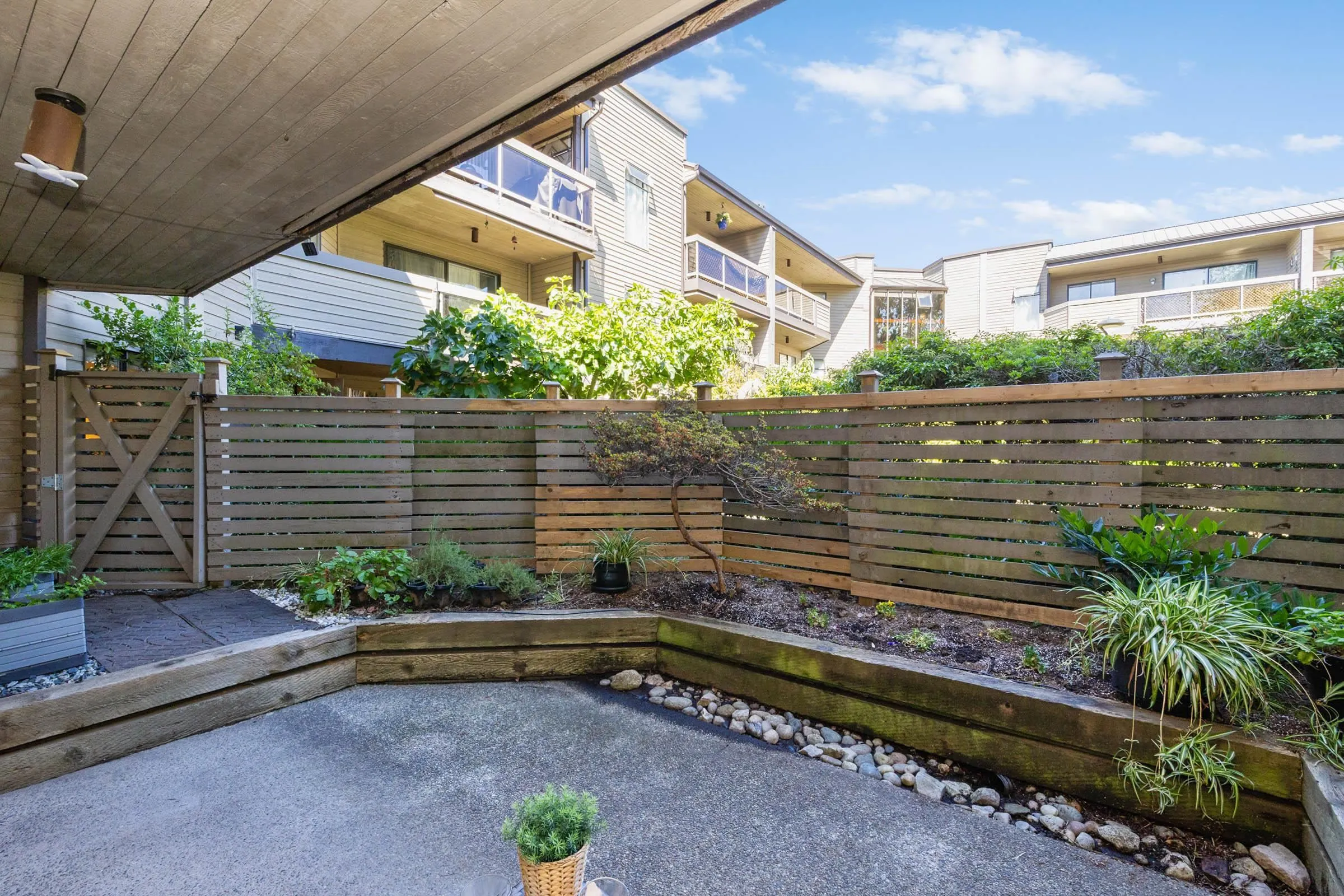 6105 Kingsway #112
