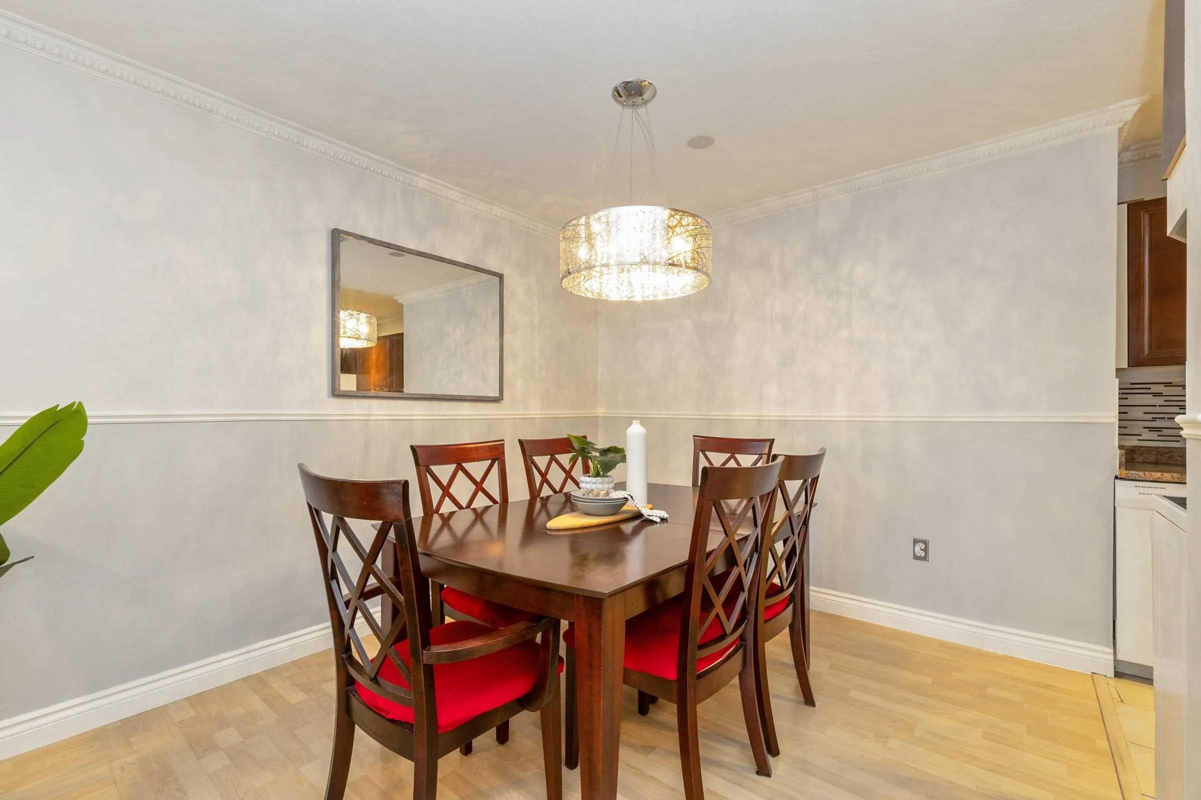 6105 Kingsway #112