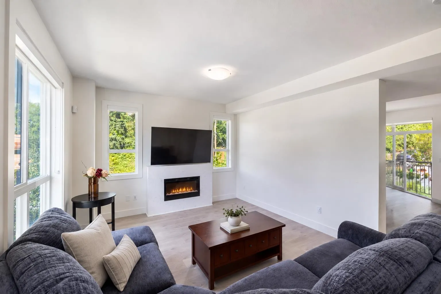 16561 17a Avenue #28
