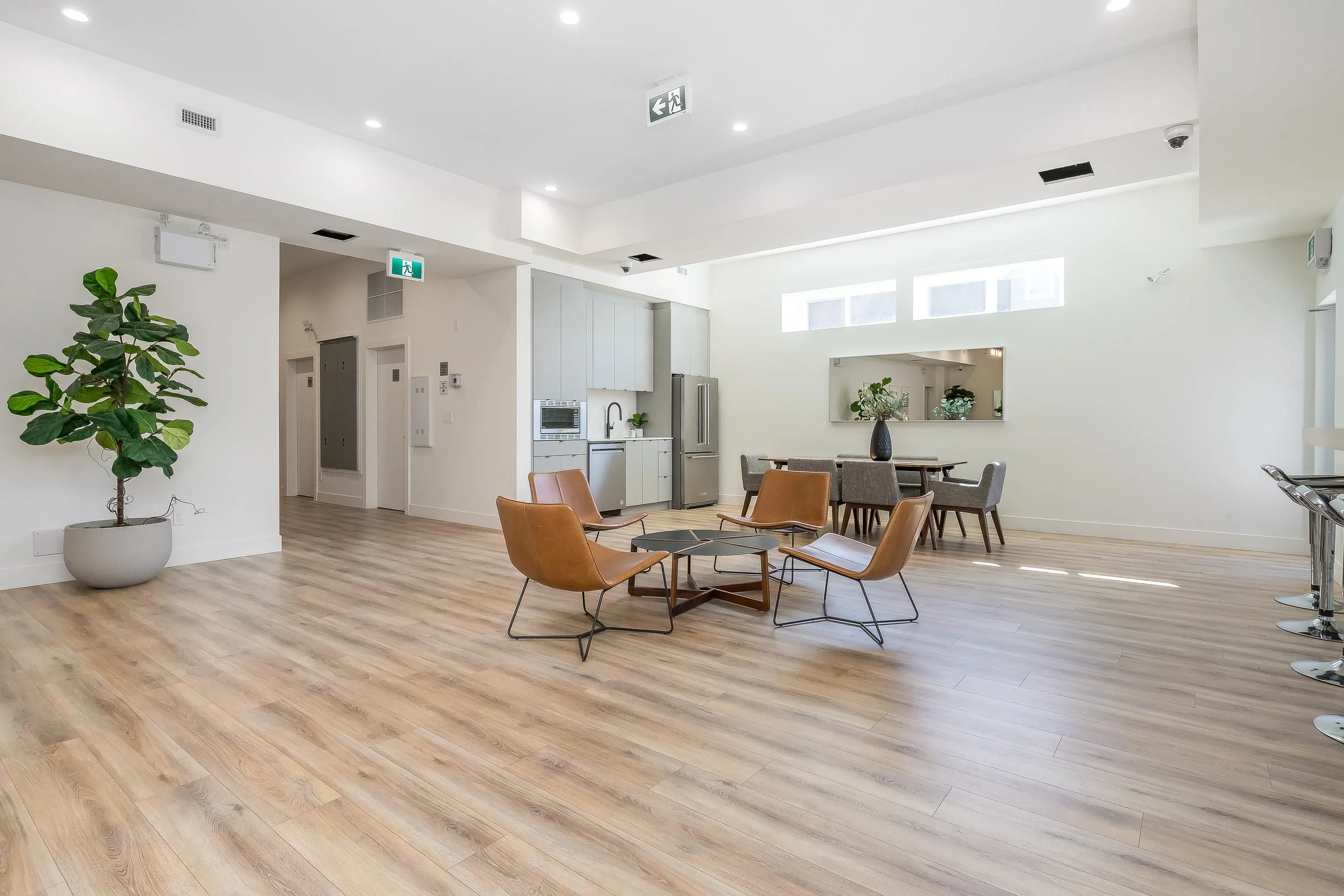 16561 17a Avenue #28