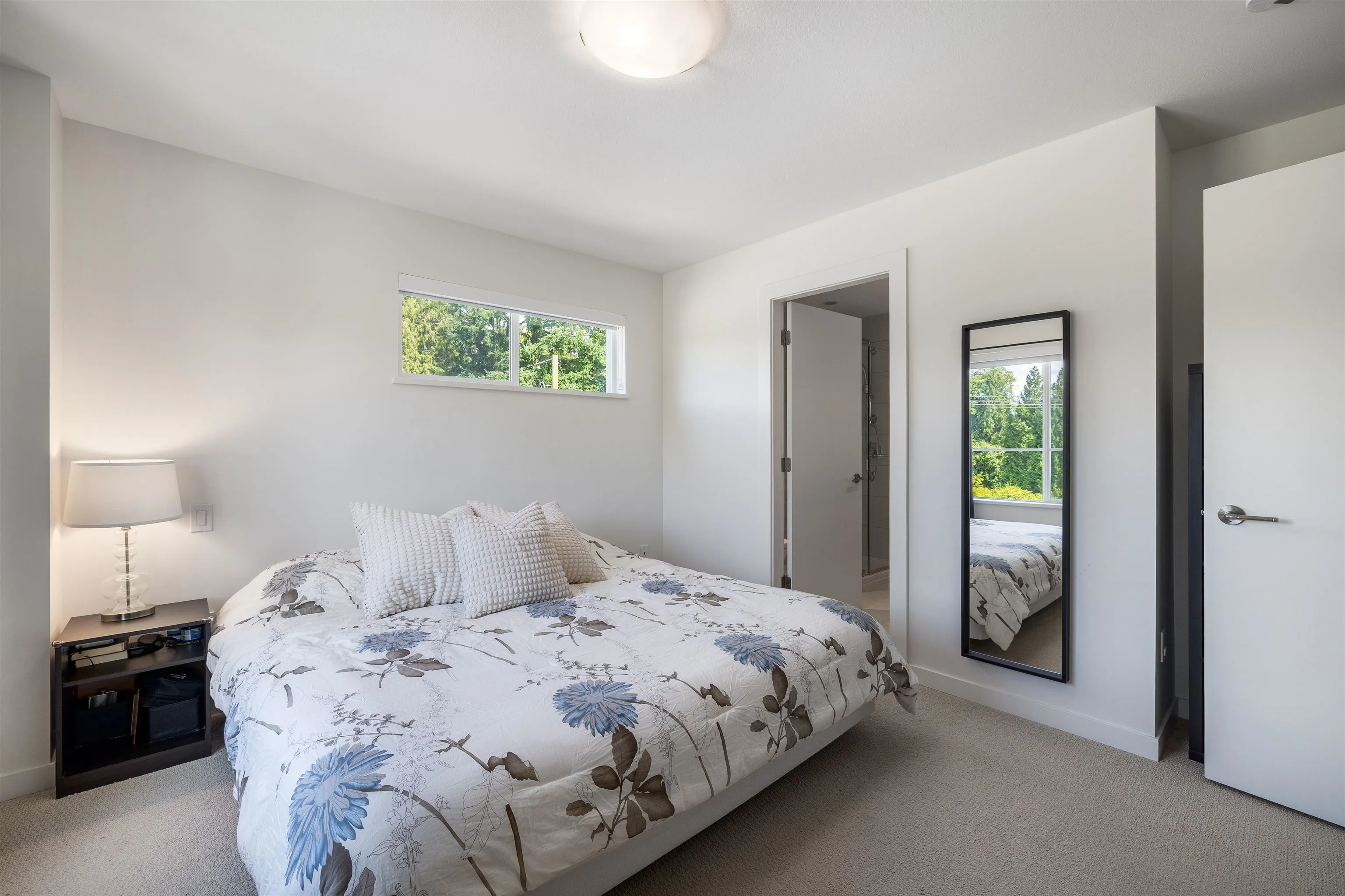 16561 17a Avenue #28