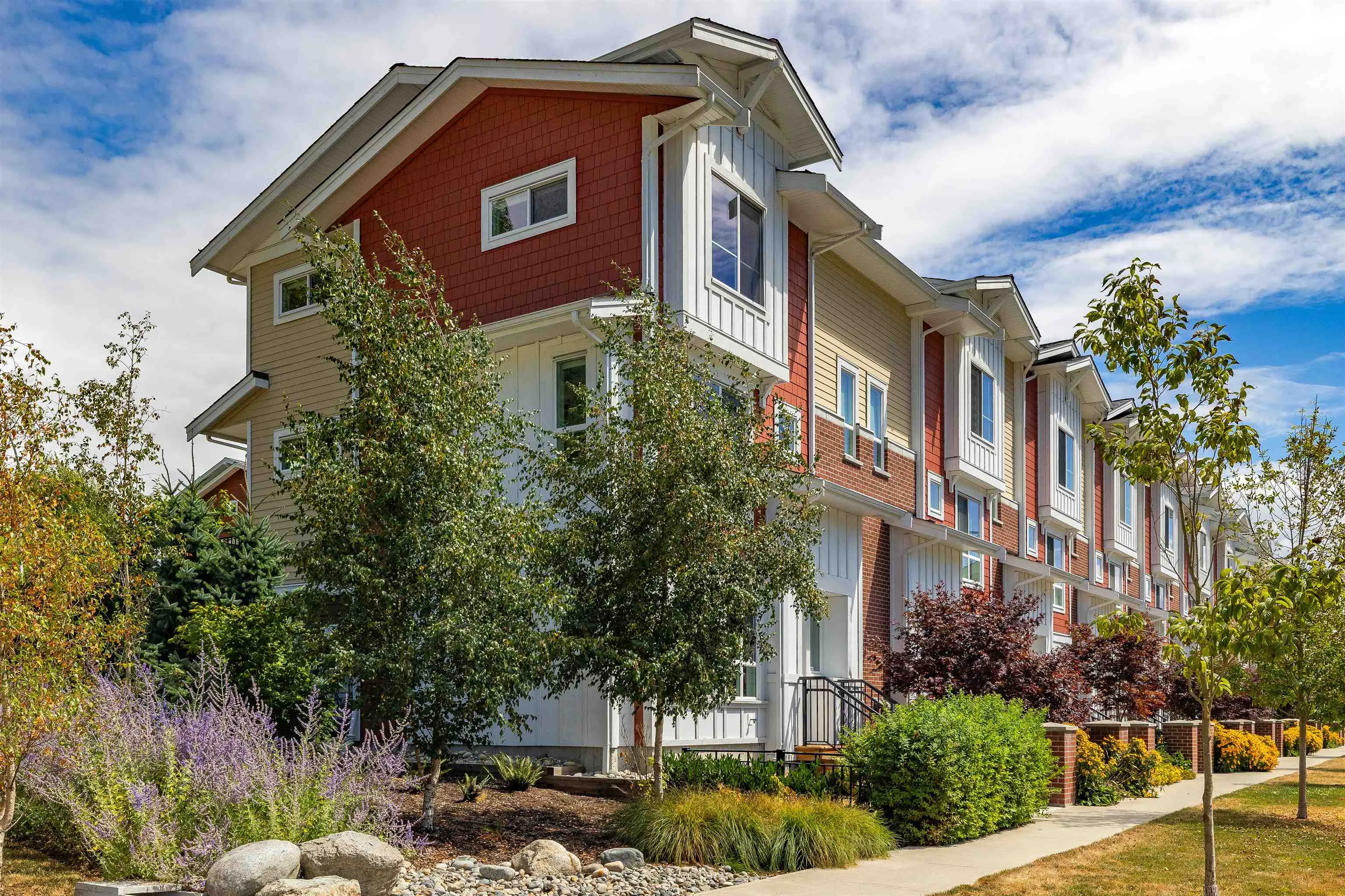 16561 17a Avenue #28