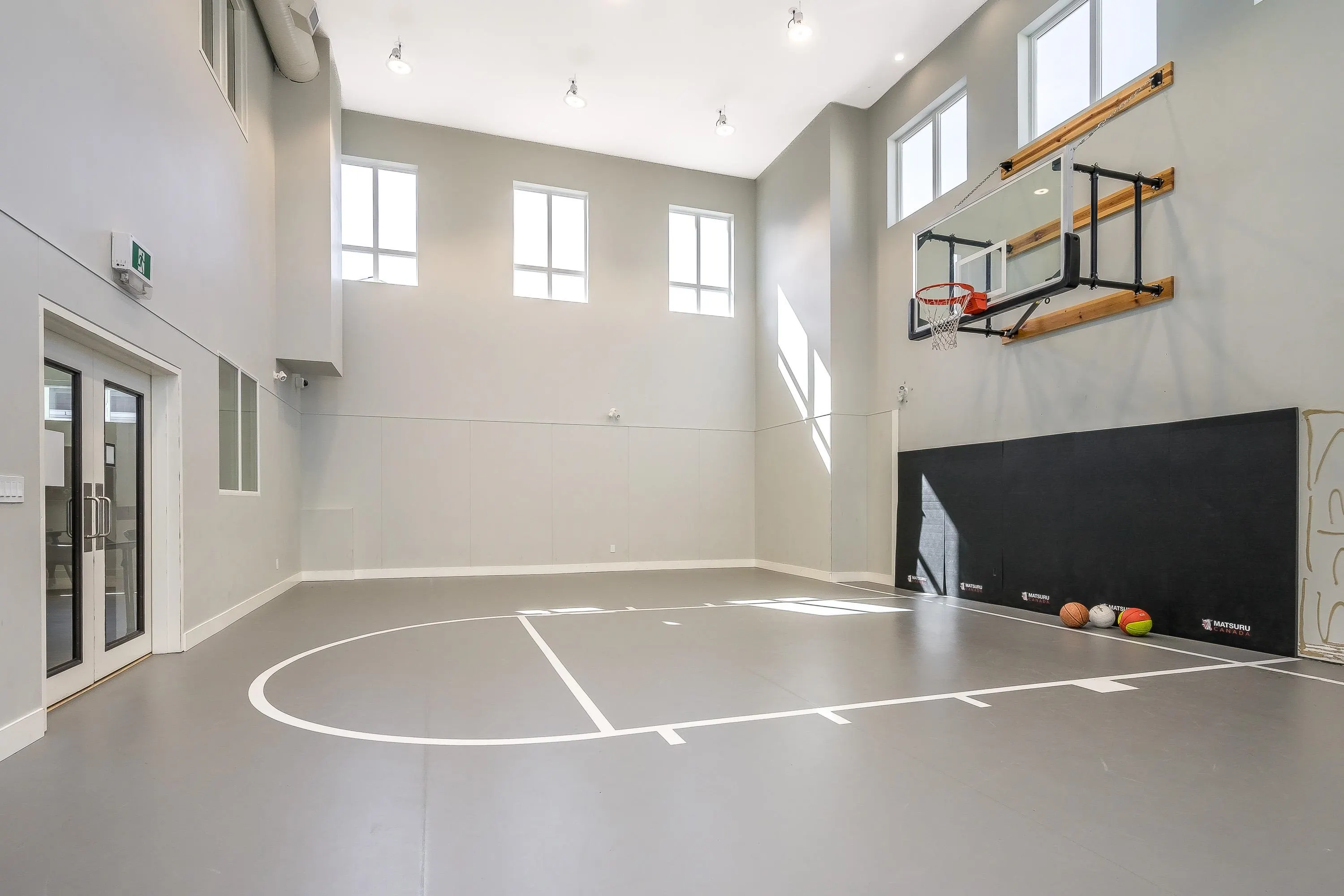 16561 17a Avenue #28