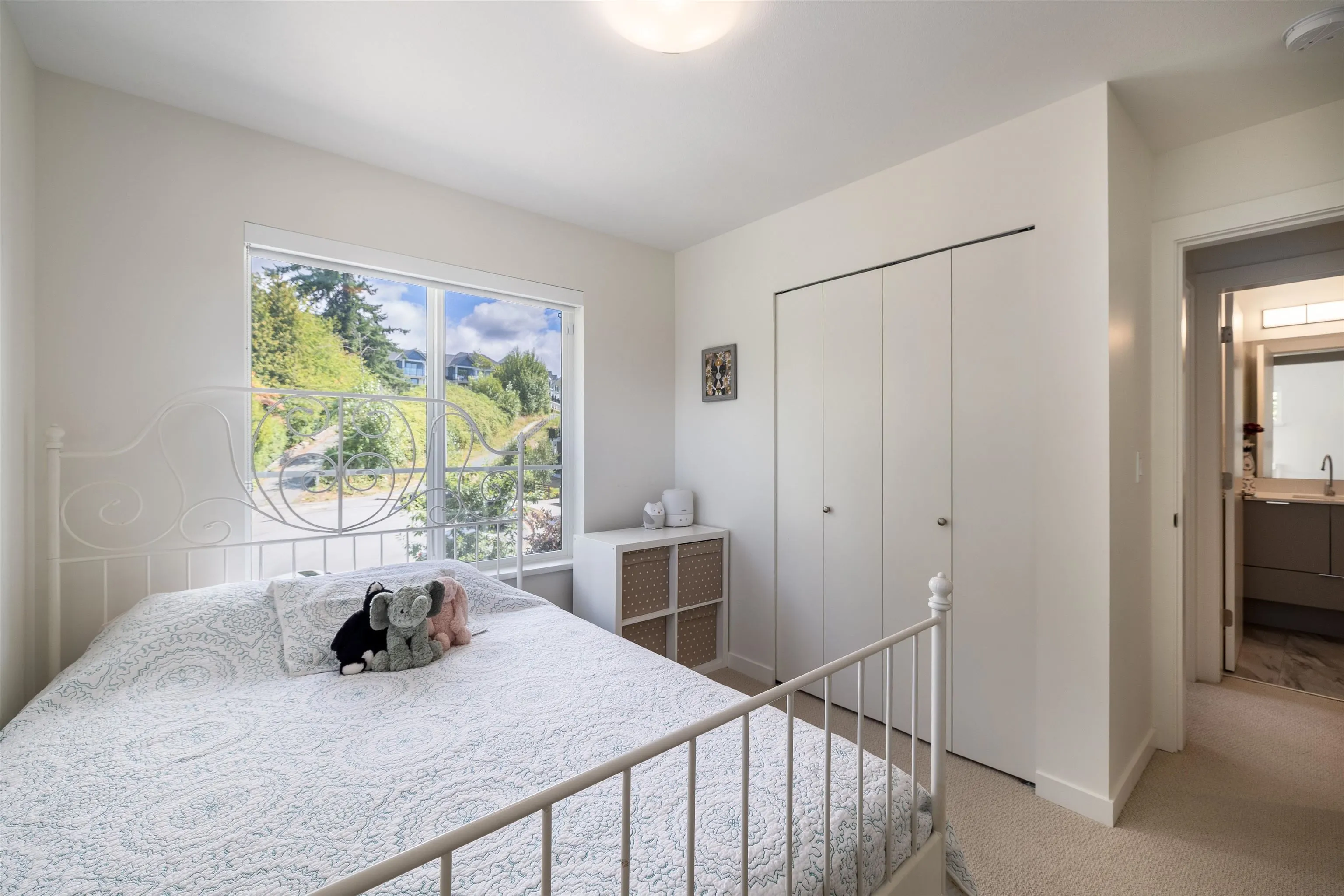 16561 17a Avenue #28